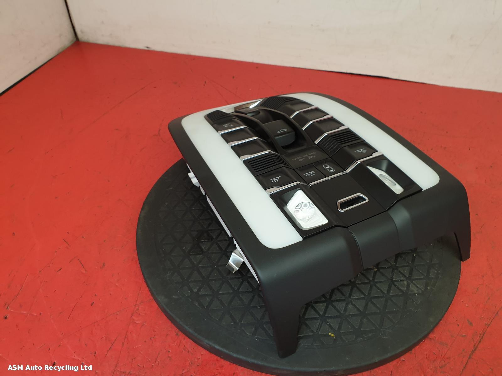 View Auto part Courtesy Light Porsche Cayenne 2016