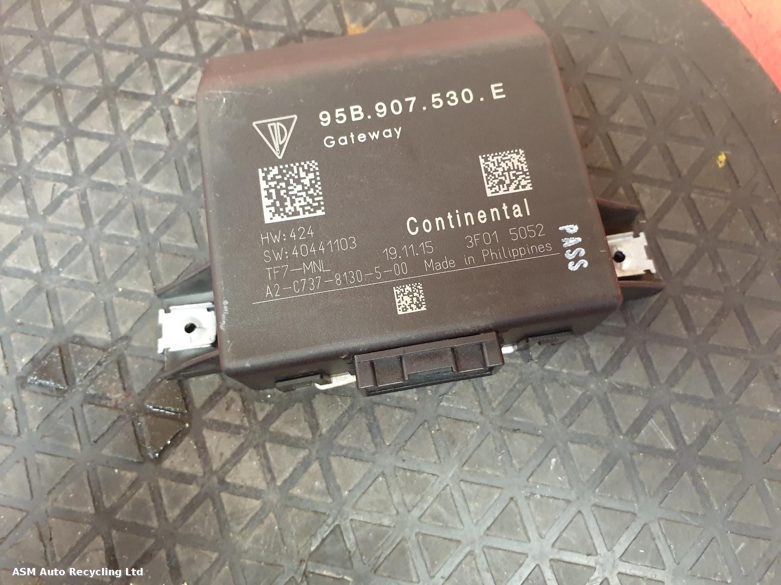 View Auto part ECU Porsche Cayenne 2016