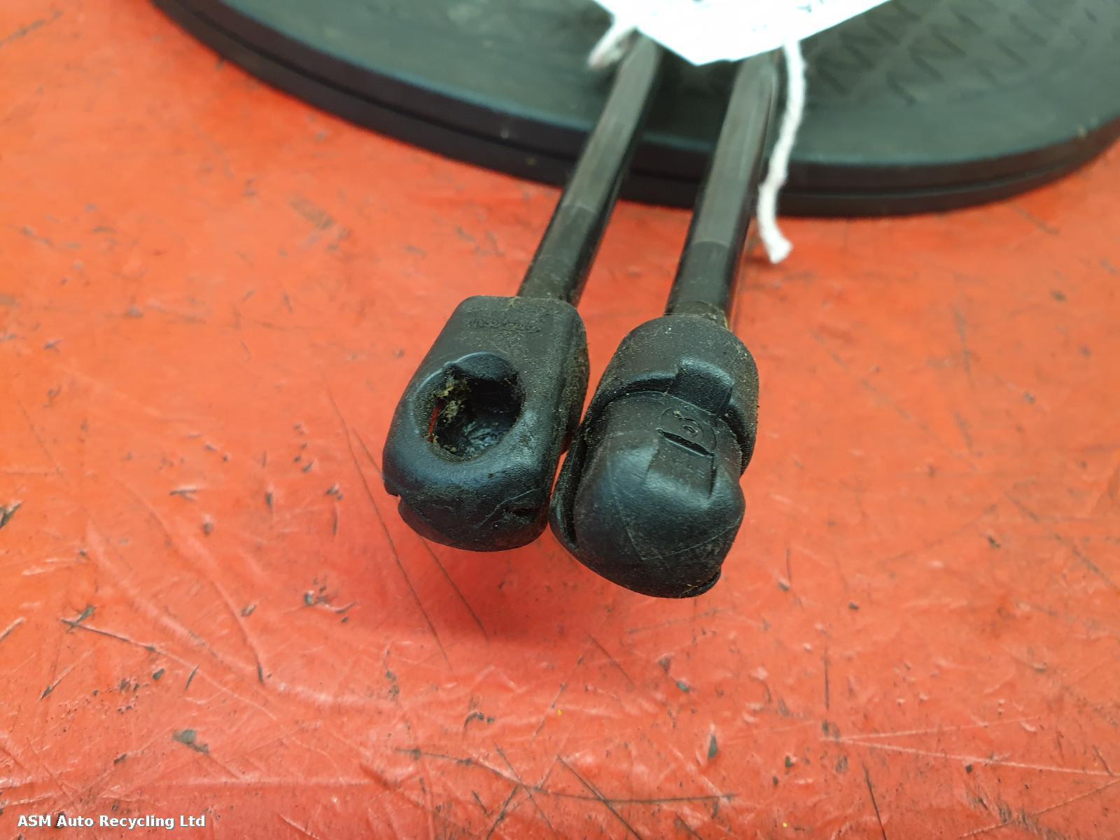 View Auto part Bonnet Shock Porsche Cayenne 2016
