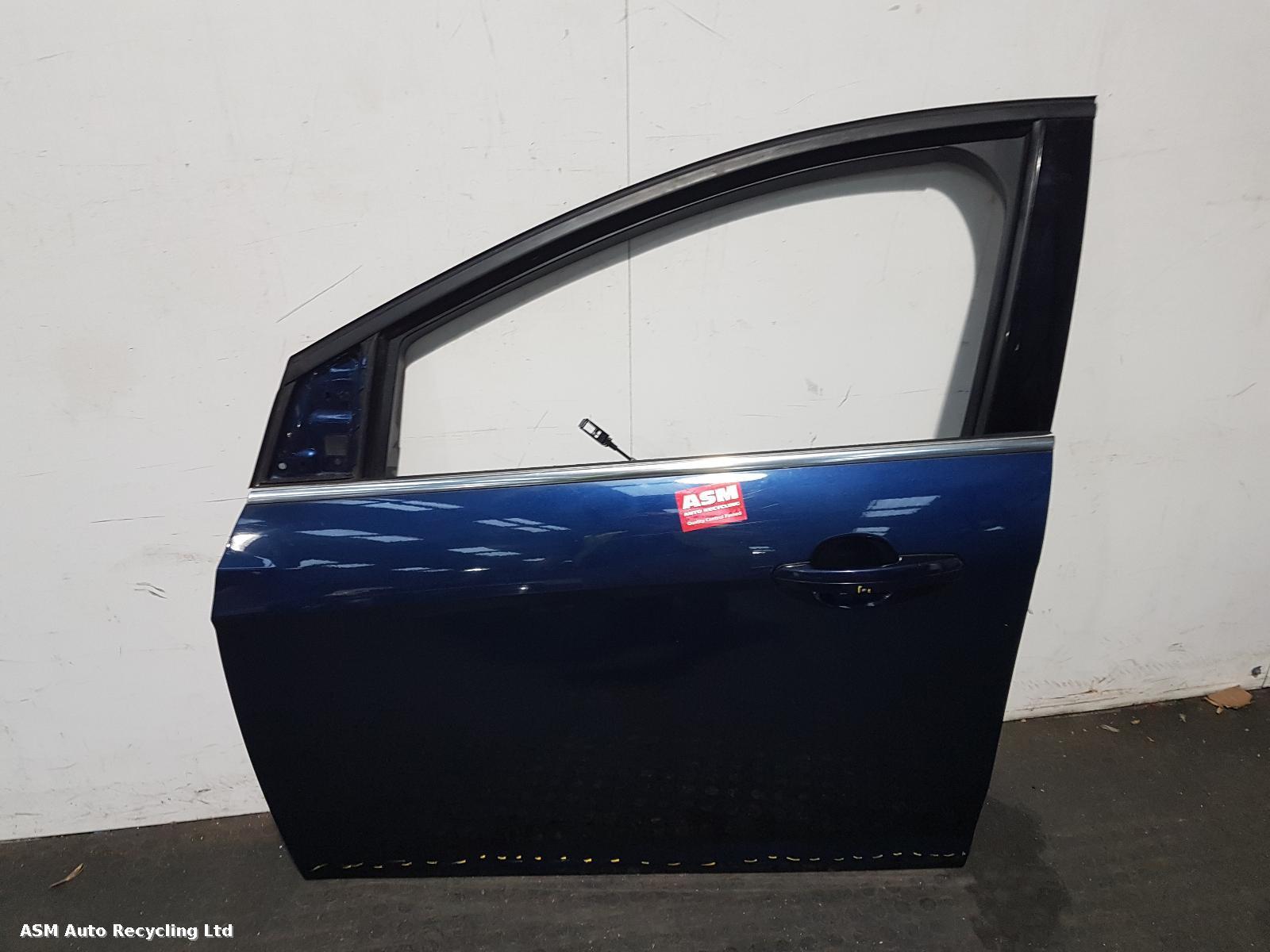View Auto part L Front Door Ford Focus 2012
