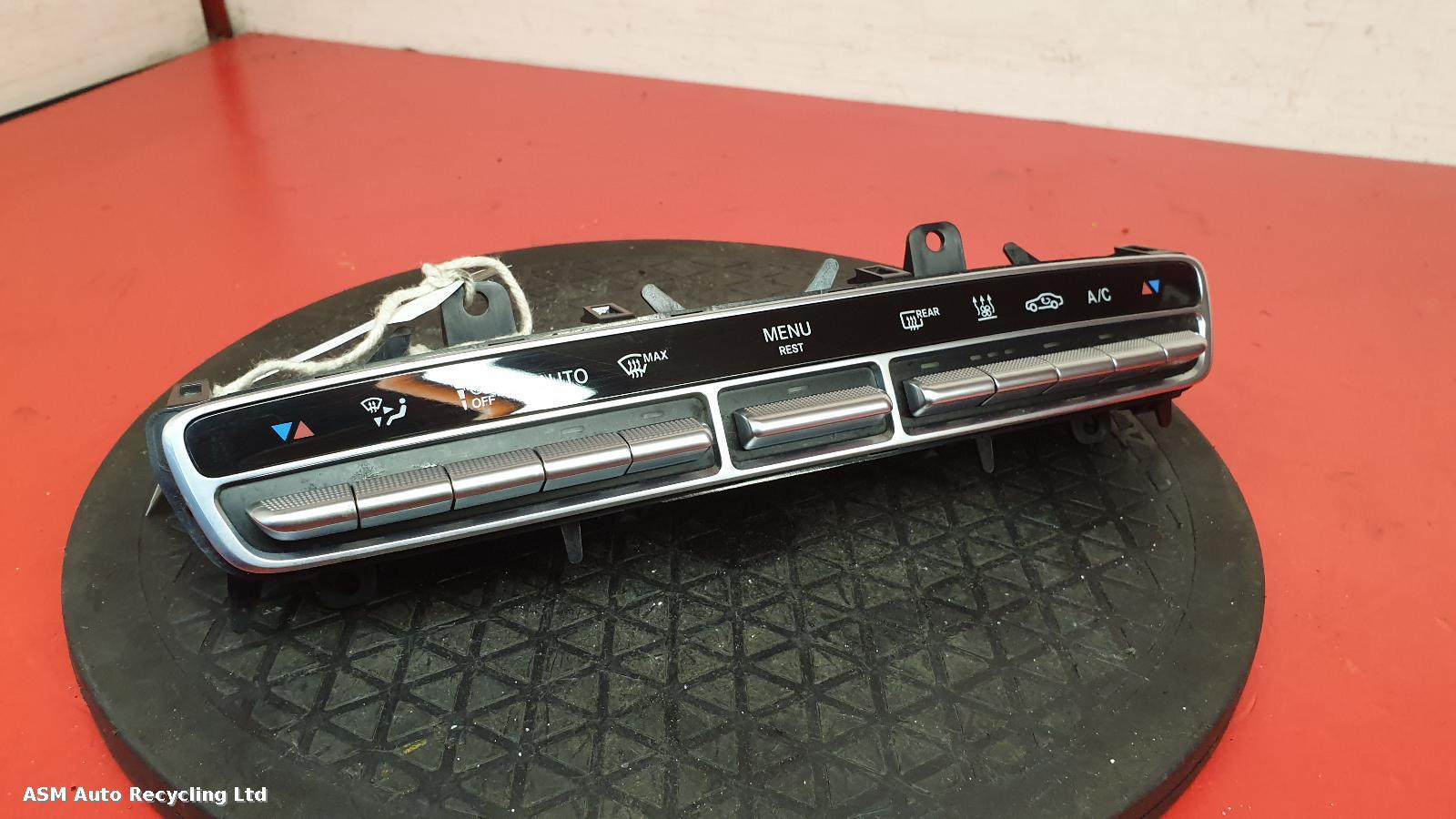 View Auto part Heater/AC Controller Mercedes C Class 2016