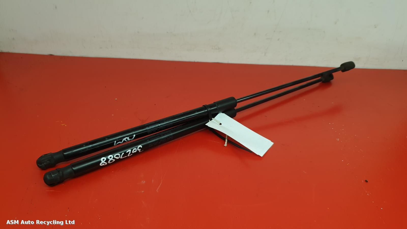 View Auto part Hatch Strut/Shock Volvo V40 2015