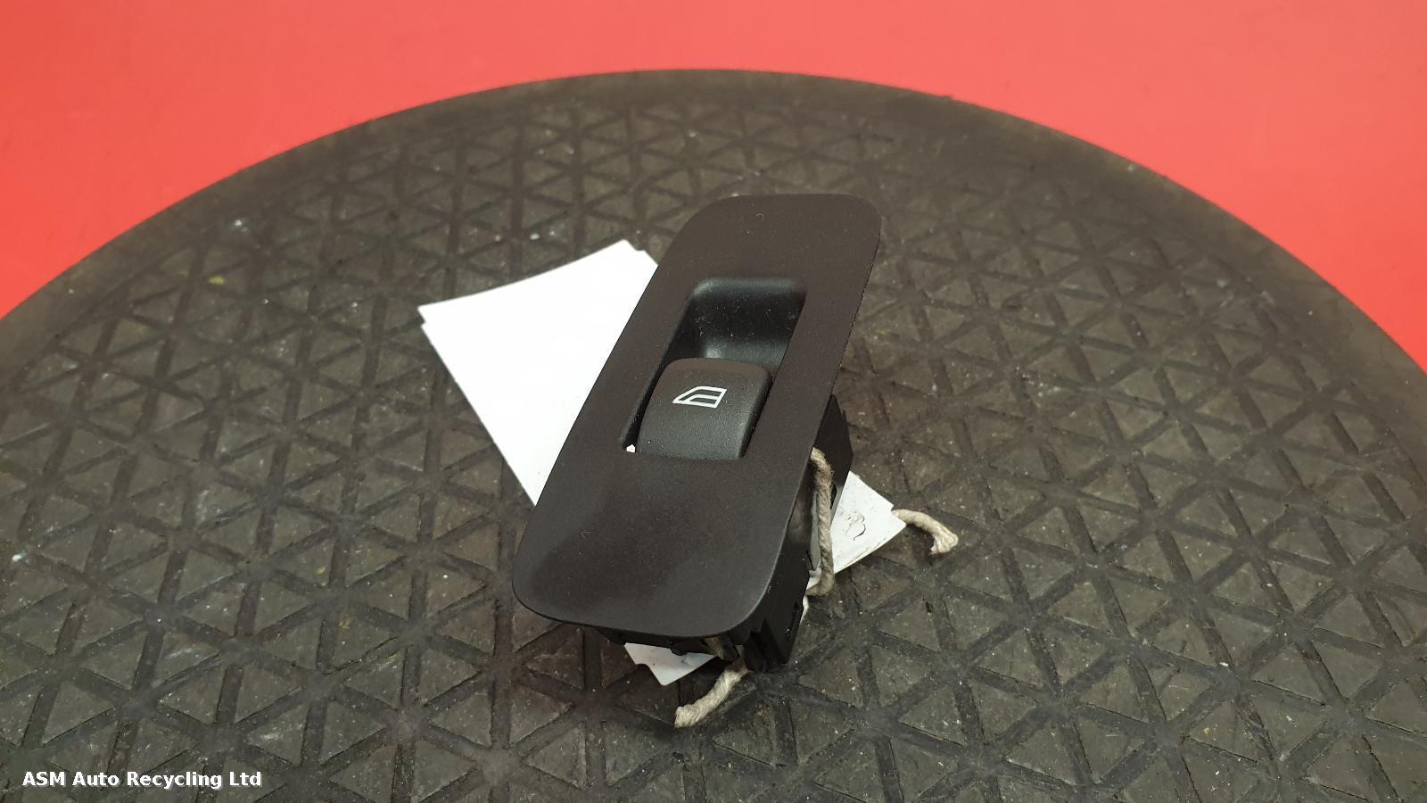 View Auto part Elect. Window Switch Volvo V40 2015