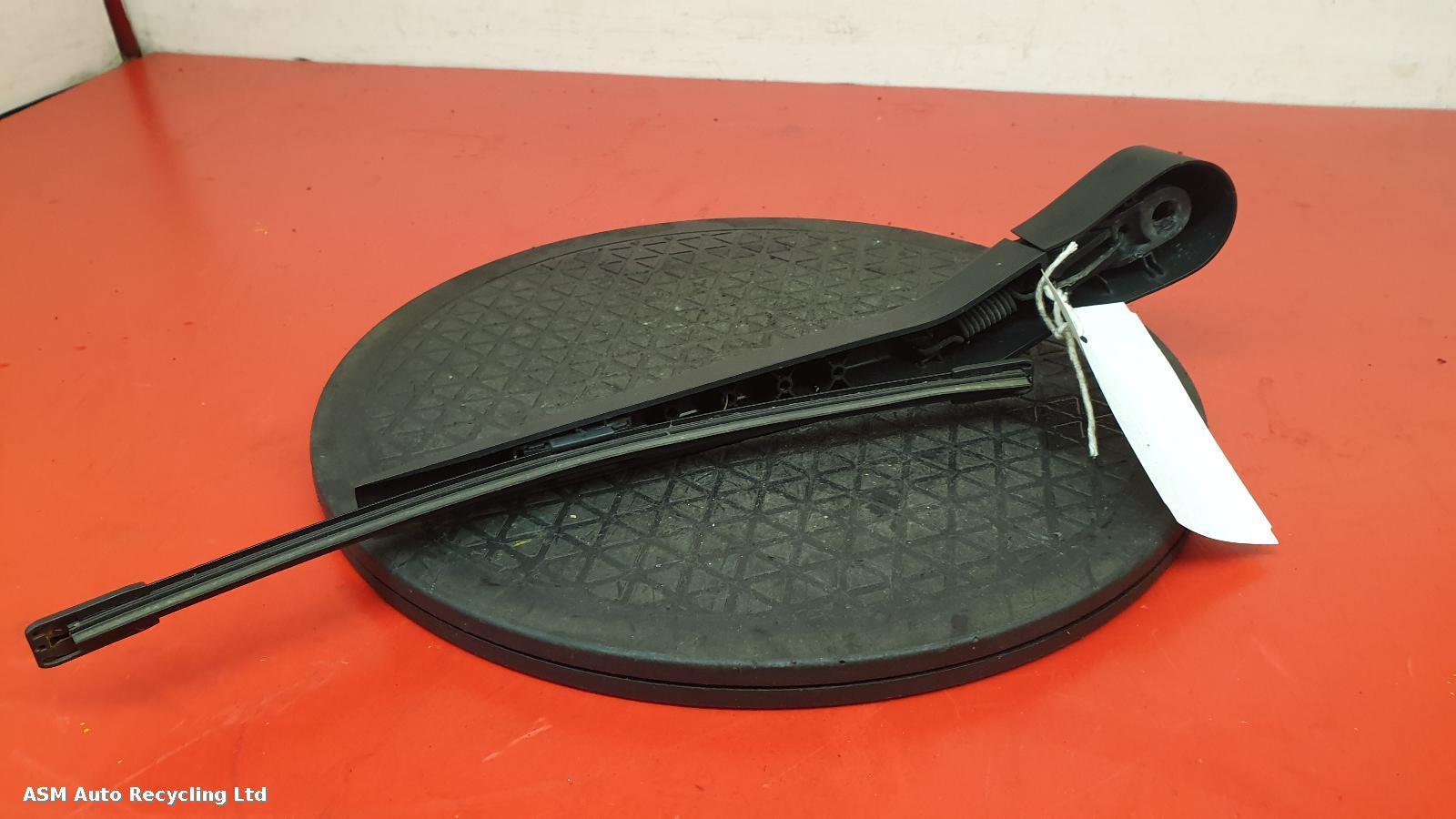 View Auto part Wiper Arm Volvo V40 2015