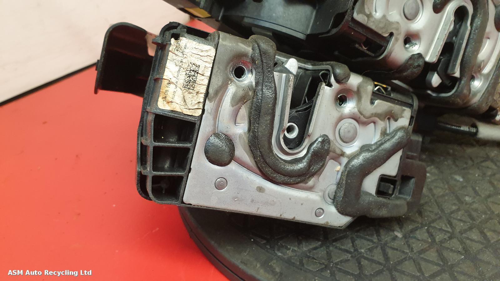 View Auto part Door Lock Assembly Mercedes E Class 2018