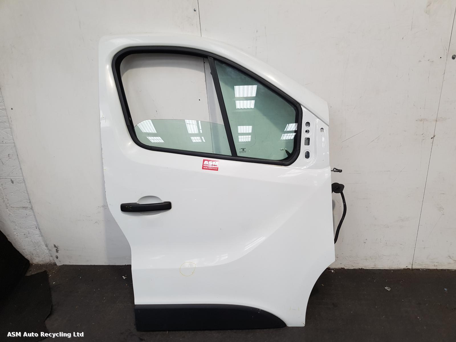 View Auto part R Front Door Vauxhall Vivaro 2014