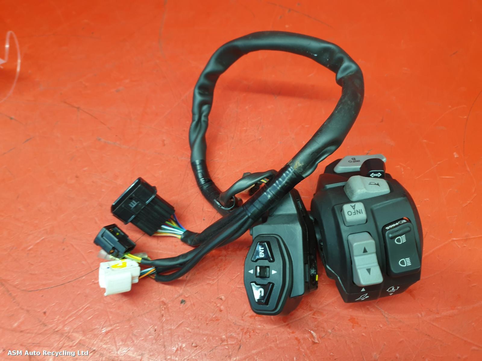 View Auto part LH Switch Gear Honda Nss 350 Forza 2021