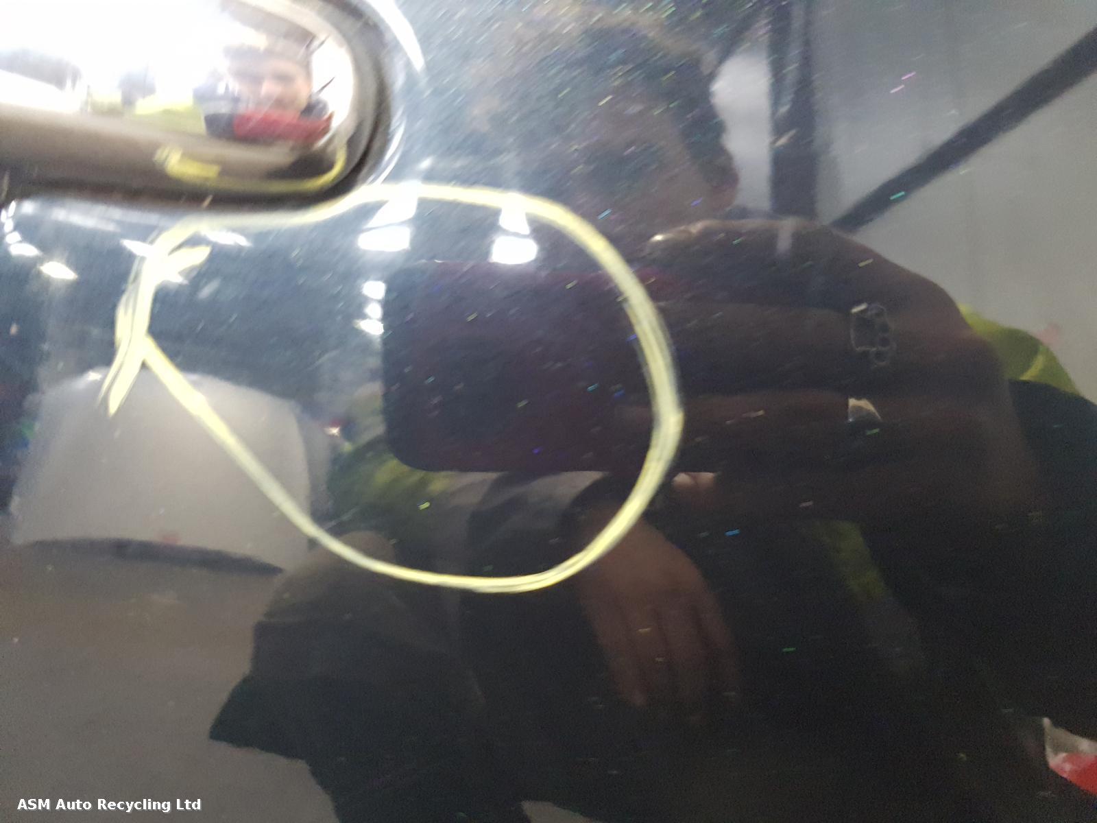 View Auto part R Rear Door Toyota Hilux 2012