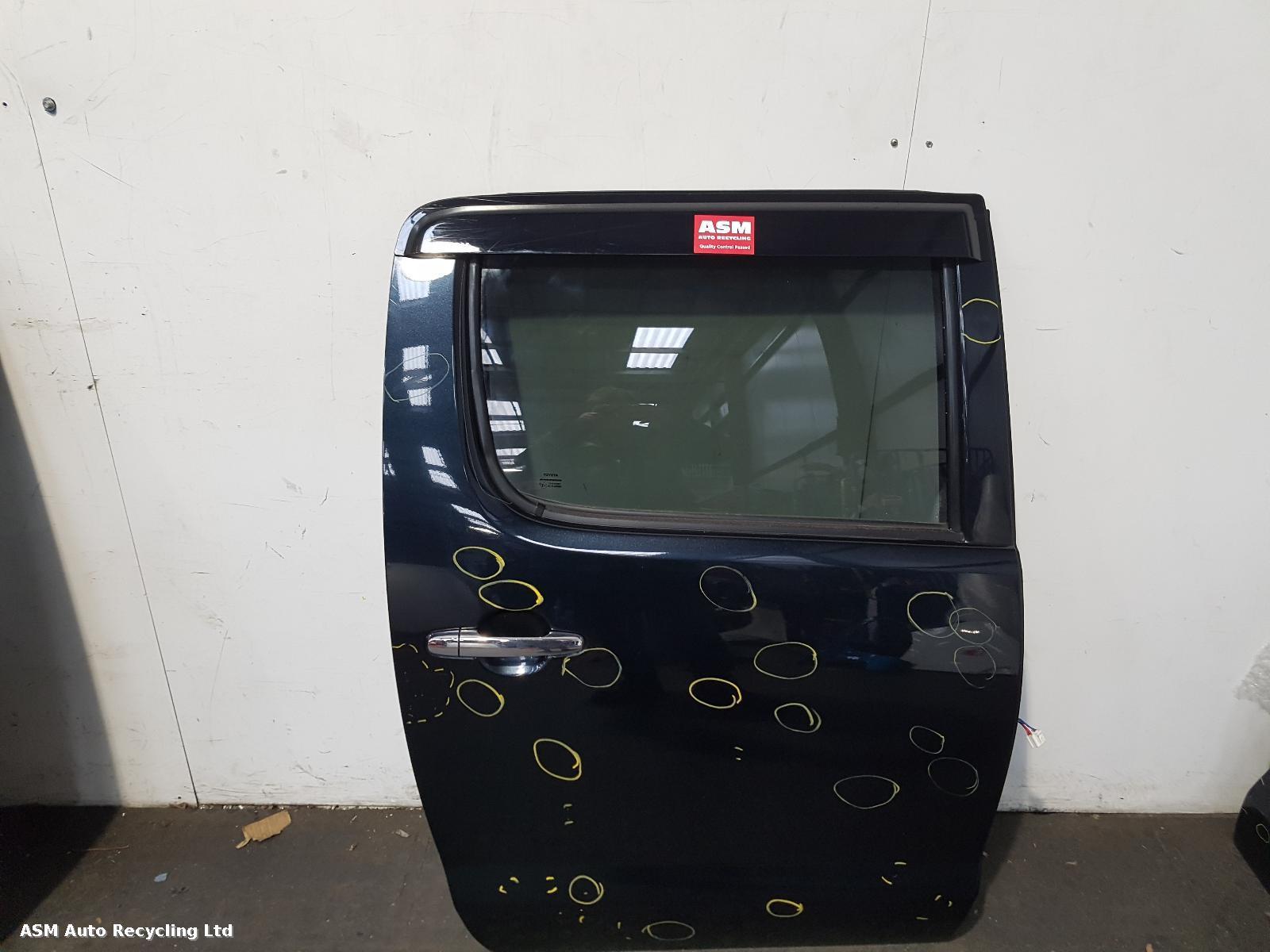 View Auto part R Rear Door Toyota Hilux 2012