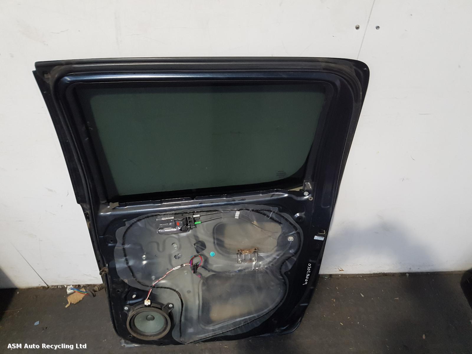 View Auto part R Rear Door Toyota Hilux 2012