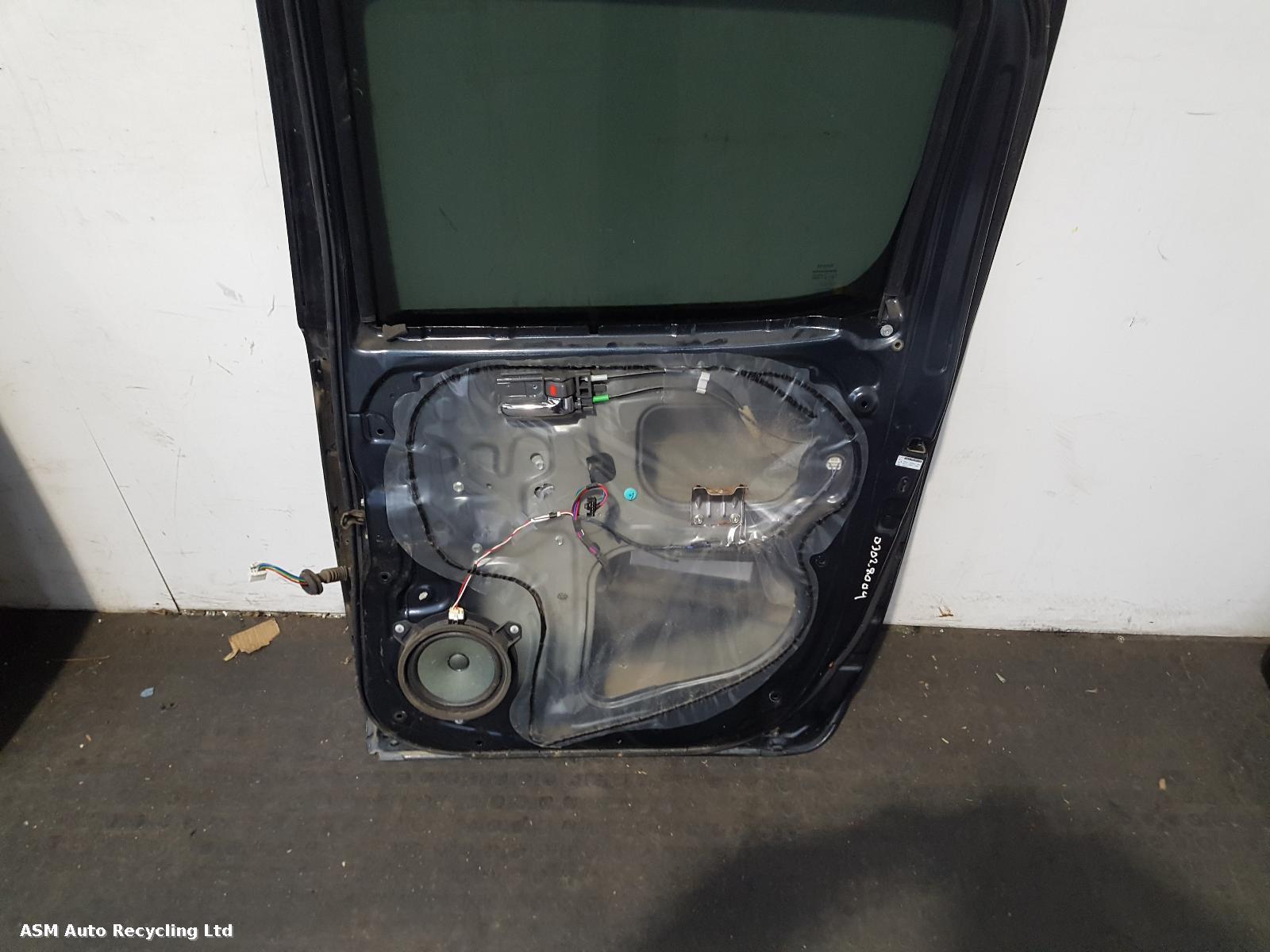 View Auto part R Rear Door Toyota Hilux 2012