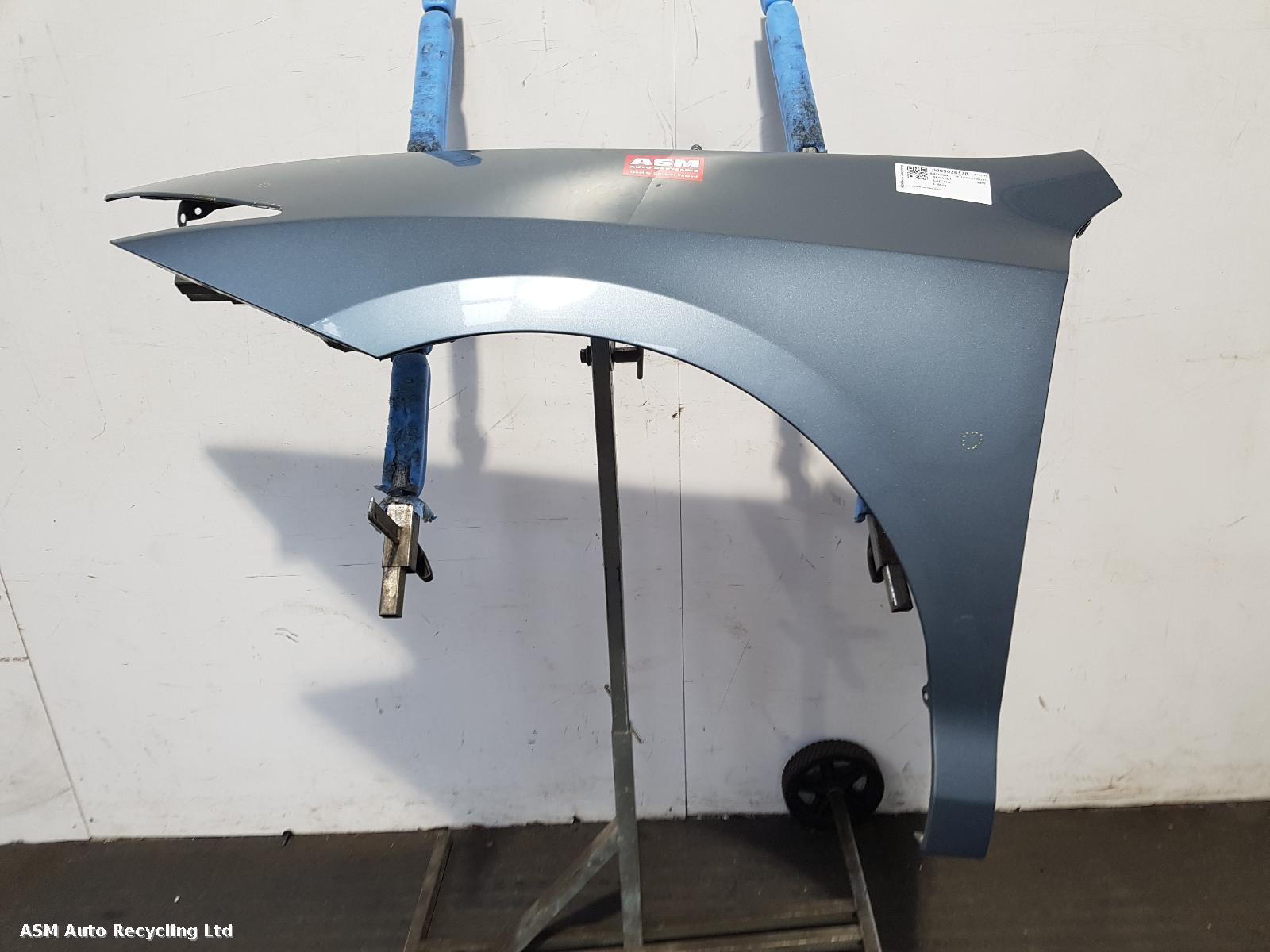 View Auto part L Wing Renault Laguna 2009