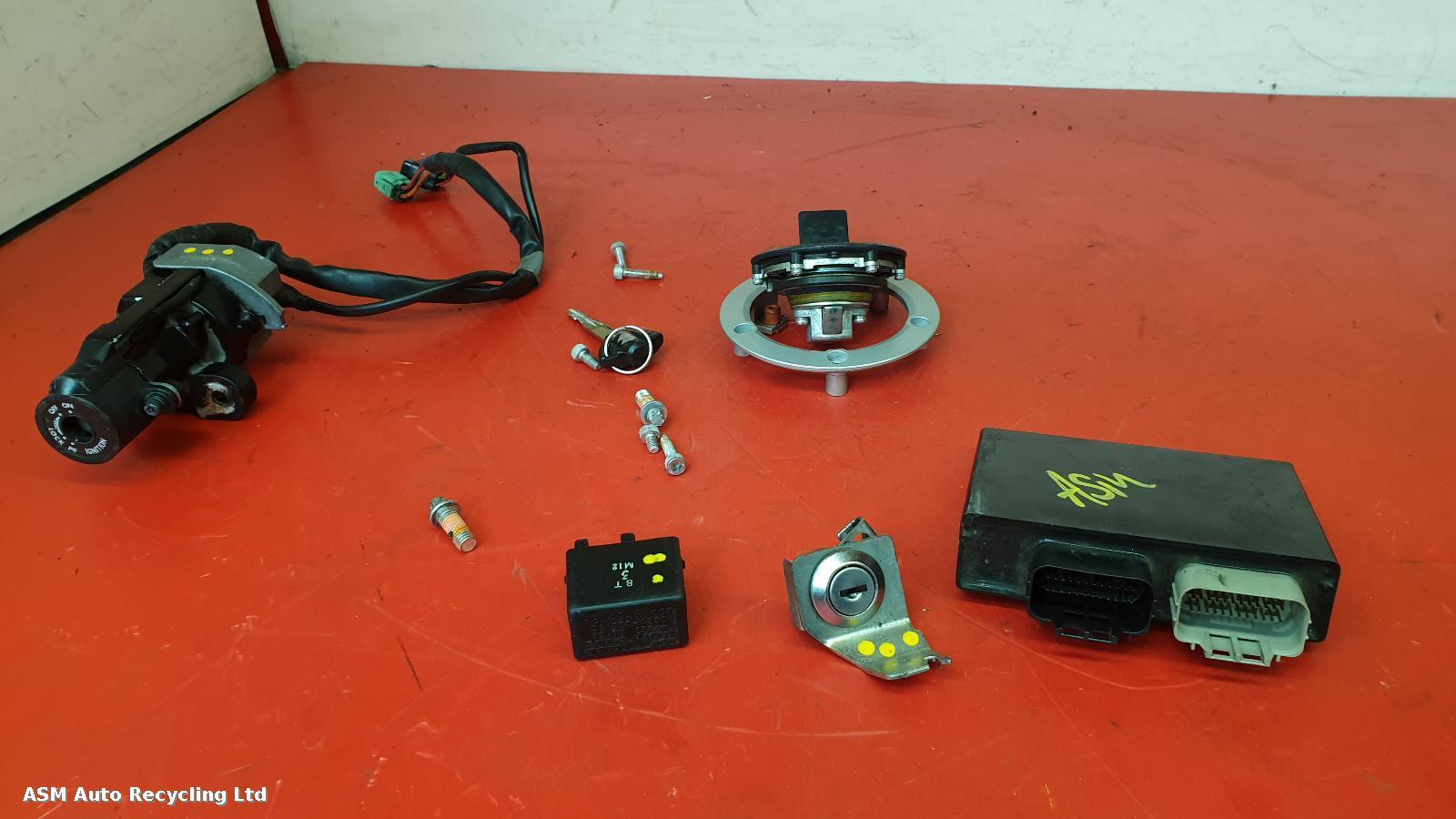 View Auto part Comp.Lock Set + Keys Suzuki Gsxr 750 2017