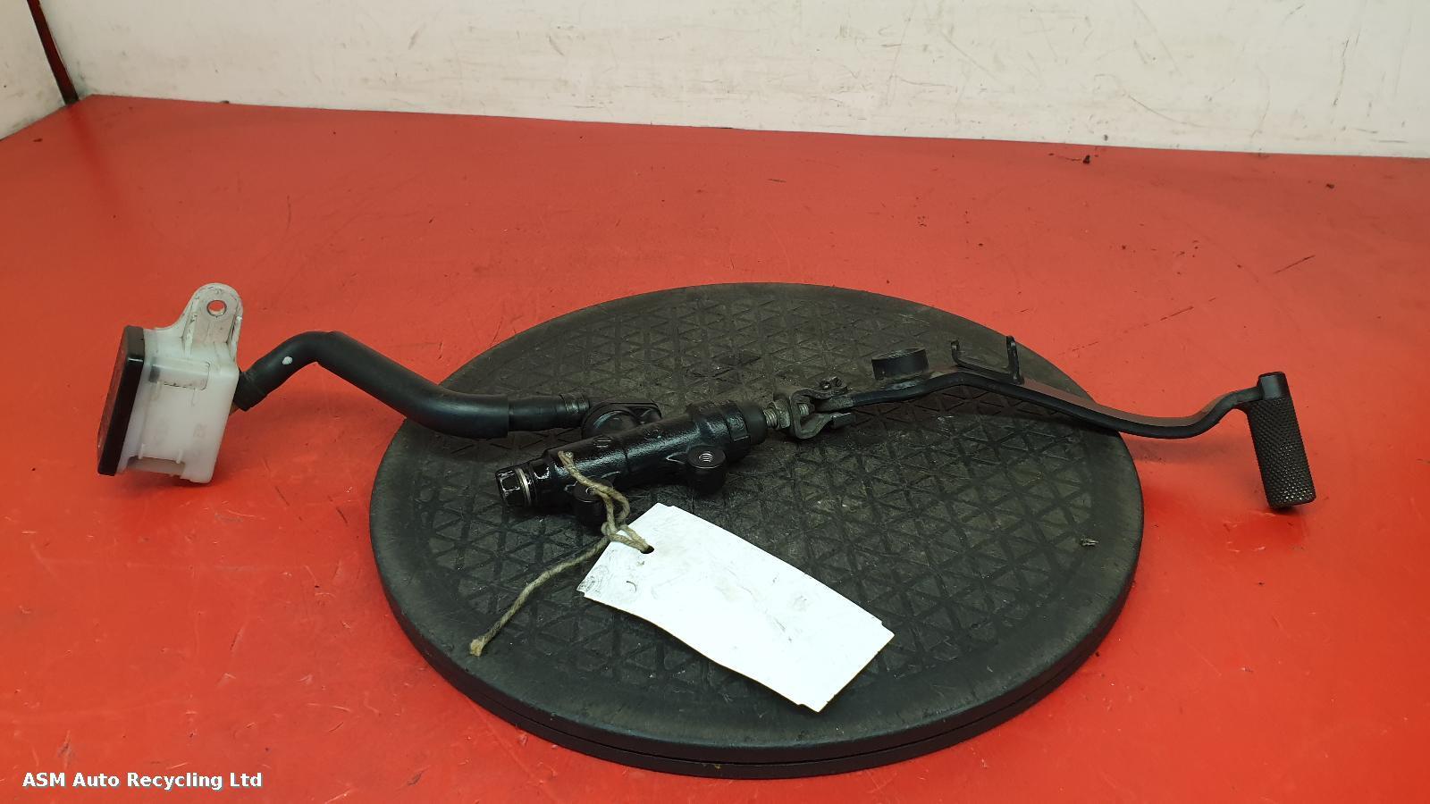 View Auto part Master Cylinder Honda Cb650r 2020