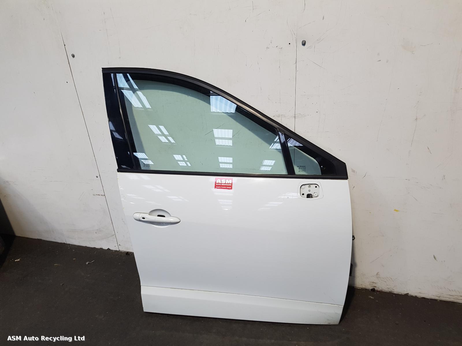 View Auto part R Front Door Renault Scenic 2012