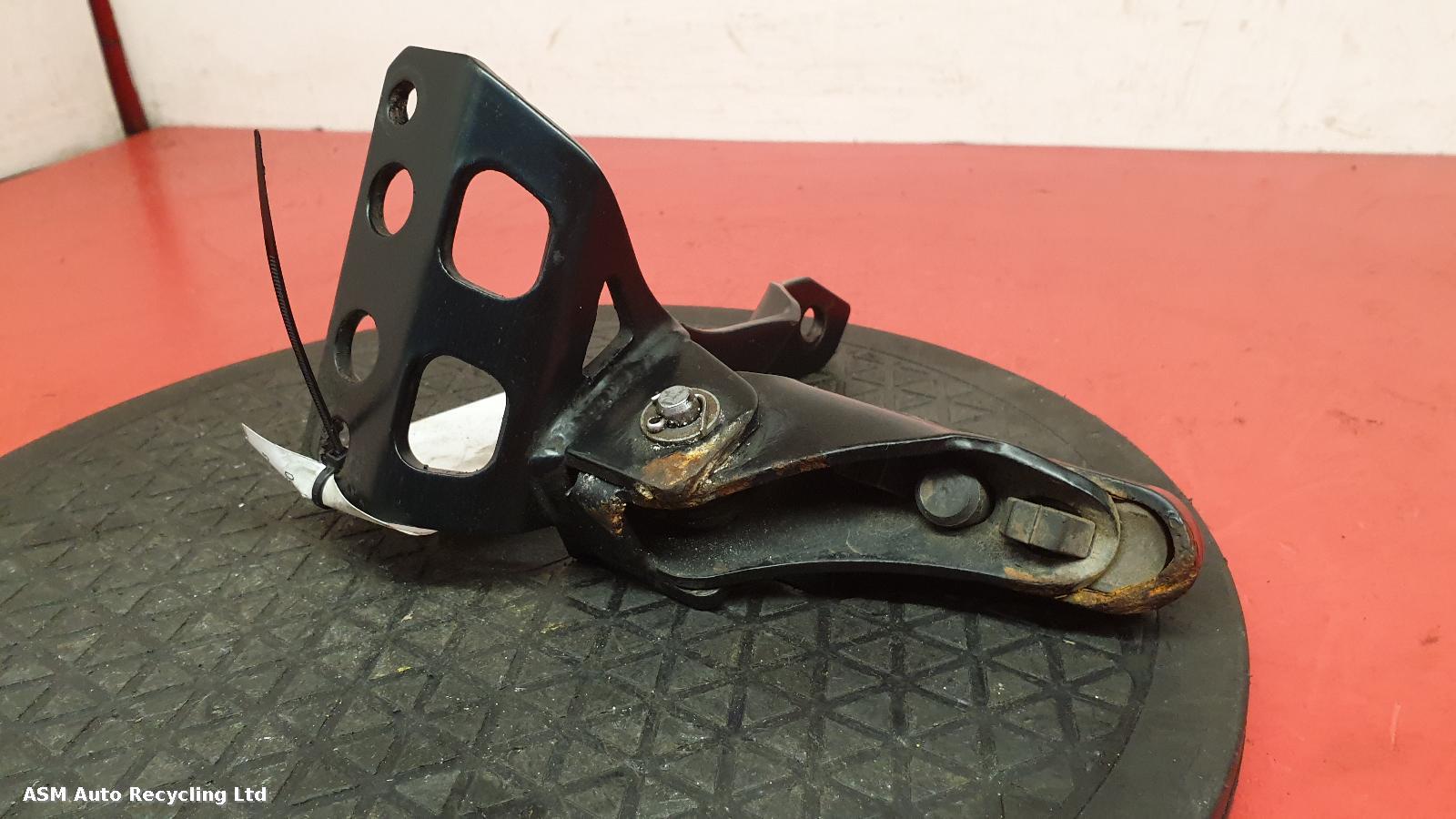 View Auto part Right Footrest Bmw G650 2012