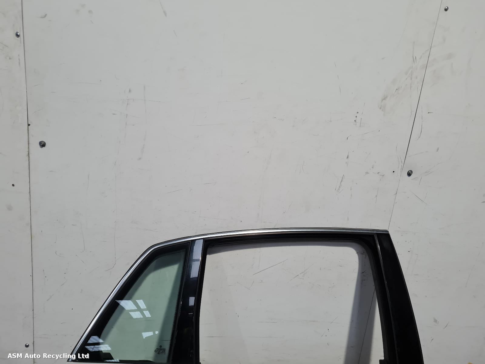 View Auto part R Rear Door Volkswagen Phaeton 2009