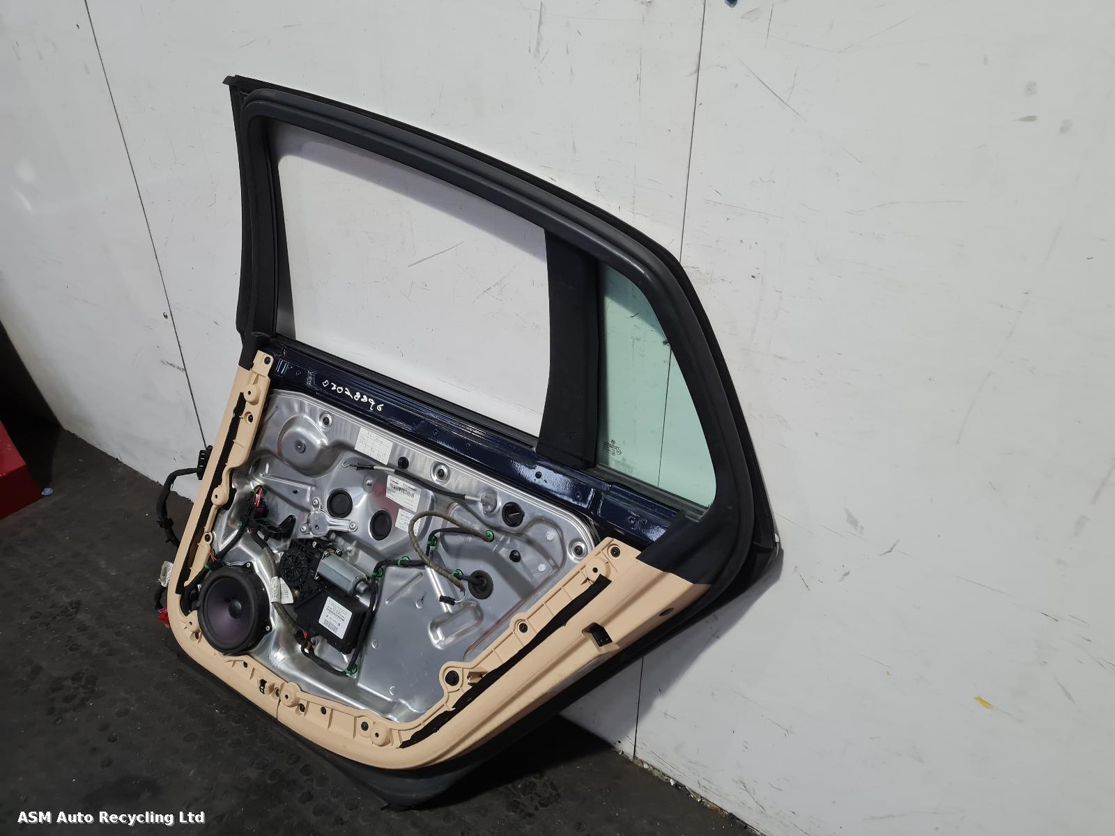 View Auto part R Rear Door Volkswagen Phaeton 2009
