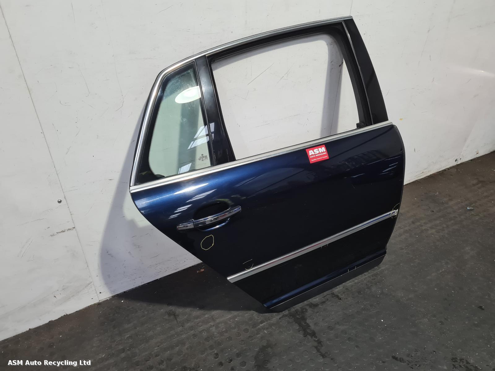 View Auto part R Rear Door Volkswagen Phaeton 2009