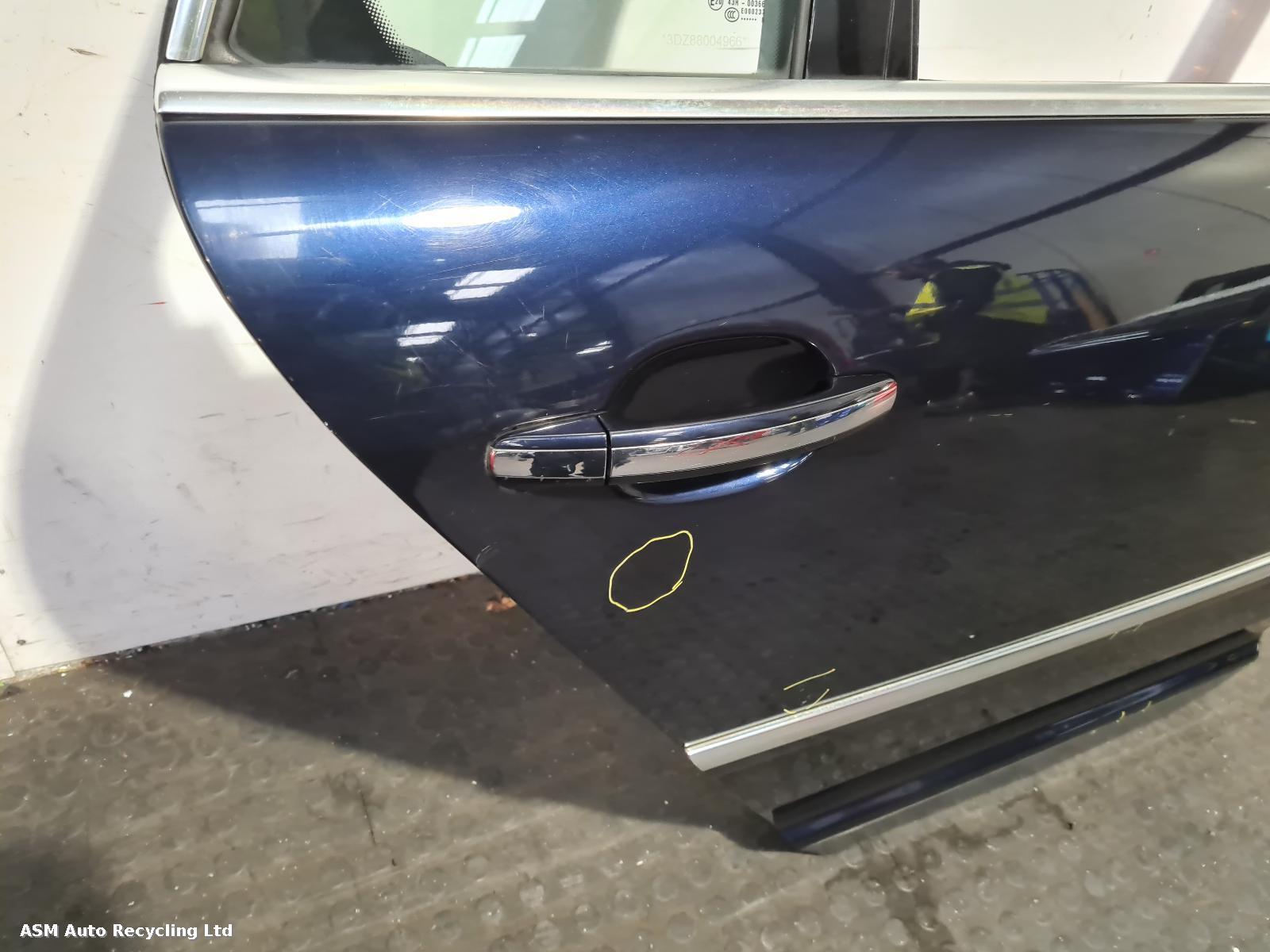 View Auto part R Rear Door Volkswagen Phaeton 2009