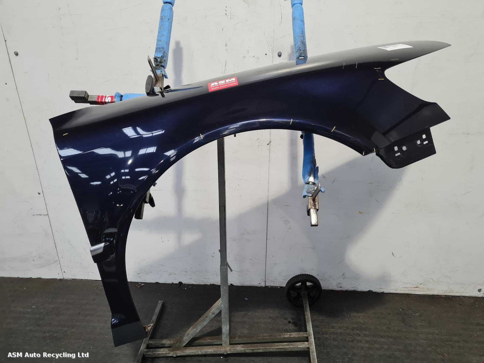 View Auto part R Wing Volkswagen Phaeton 2009