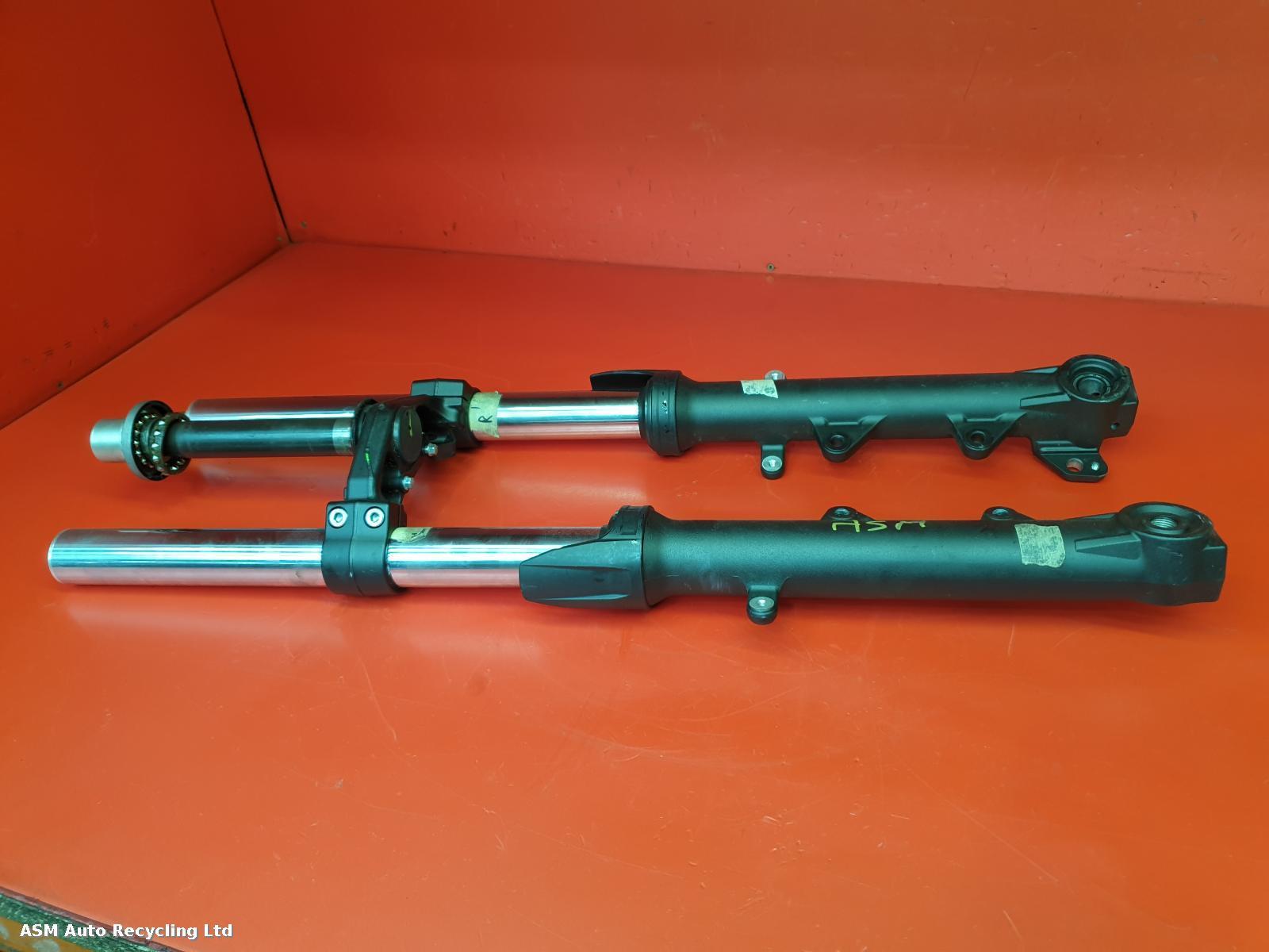 View Auto part FORKS Yamaha Tracer 700 2023
