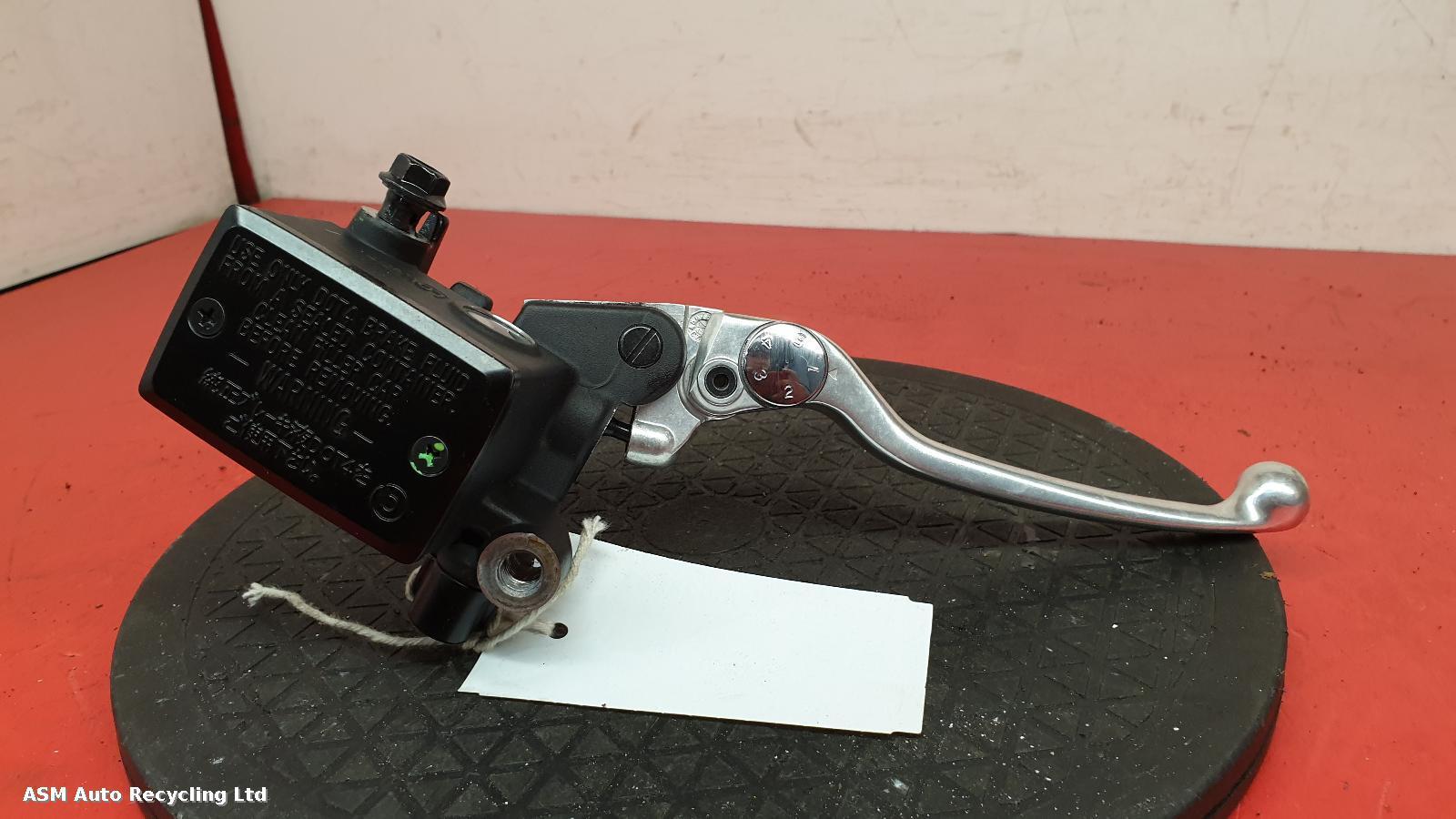 View Auto part Master Cylinder Yamaha Tracer 700 2023
