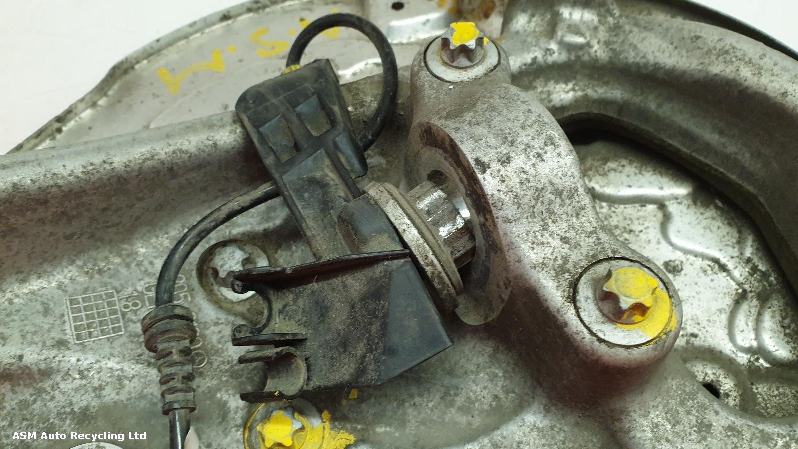 View Auto part LF Hub/Stub Axle Assembly Mercedes C Class 2016