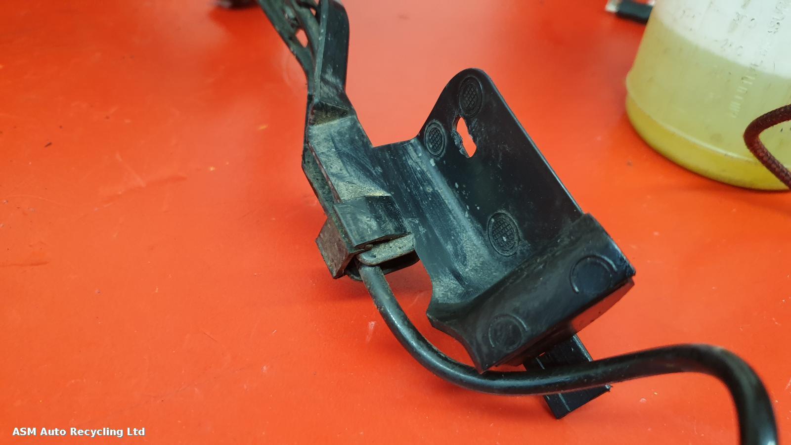 View Auto part LF Hub/Stub Axle Assembly Mercedes C Class 2016