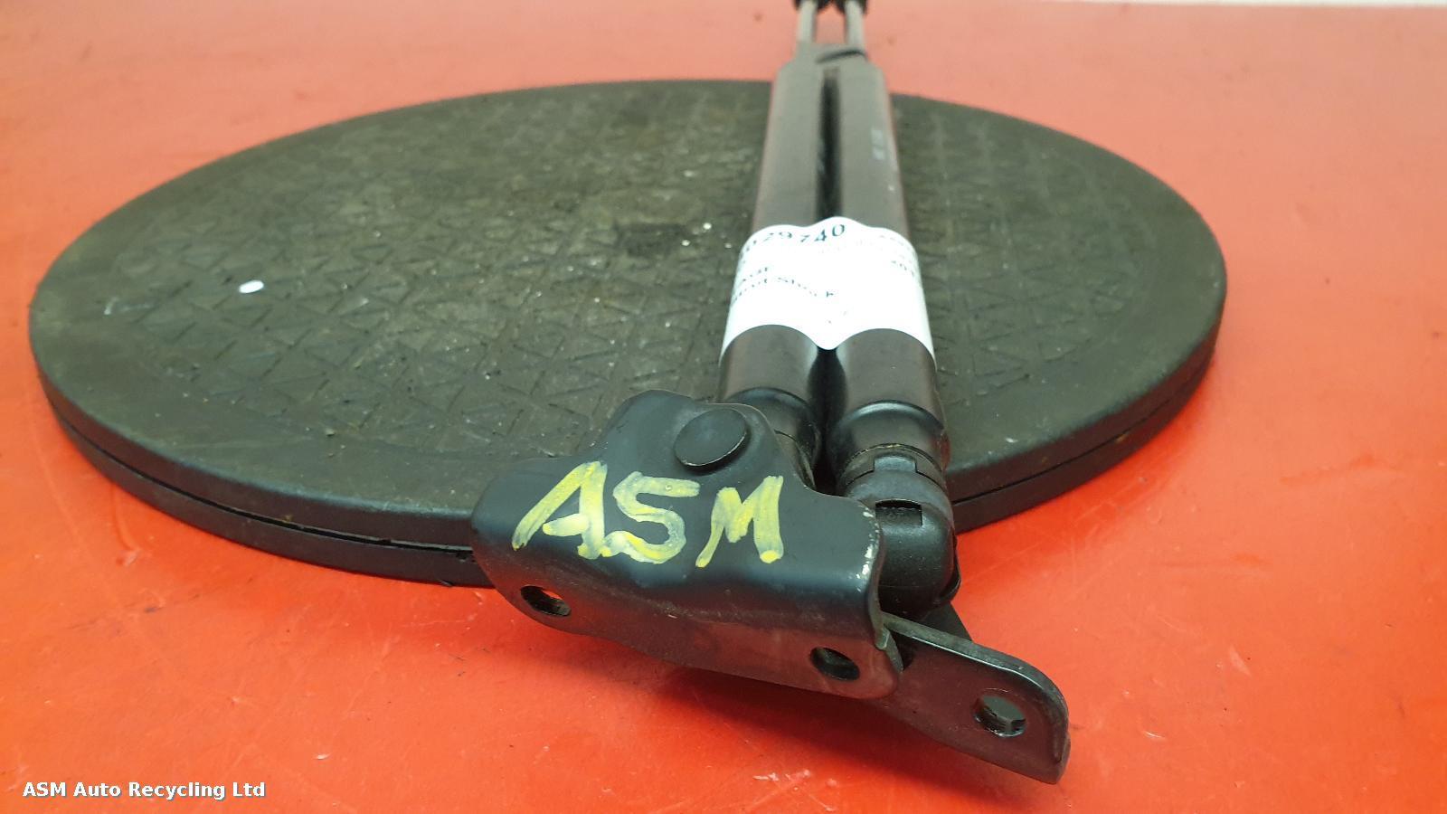 View Auto part Hatch Strut/Shock Kia Sportage 2013