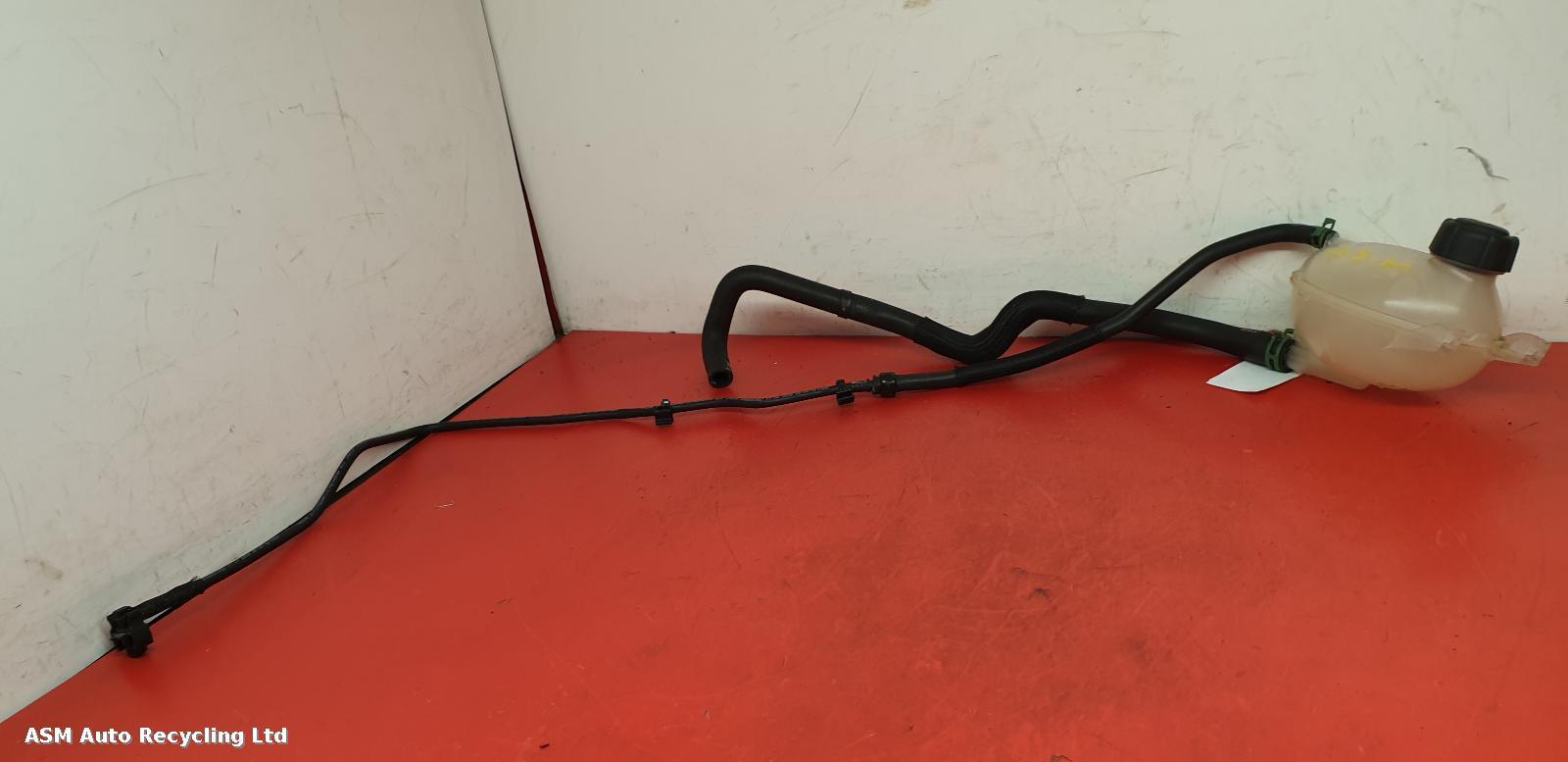 View Auto part Overflow Bottle Renault Clio 2016