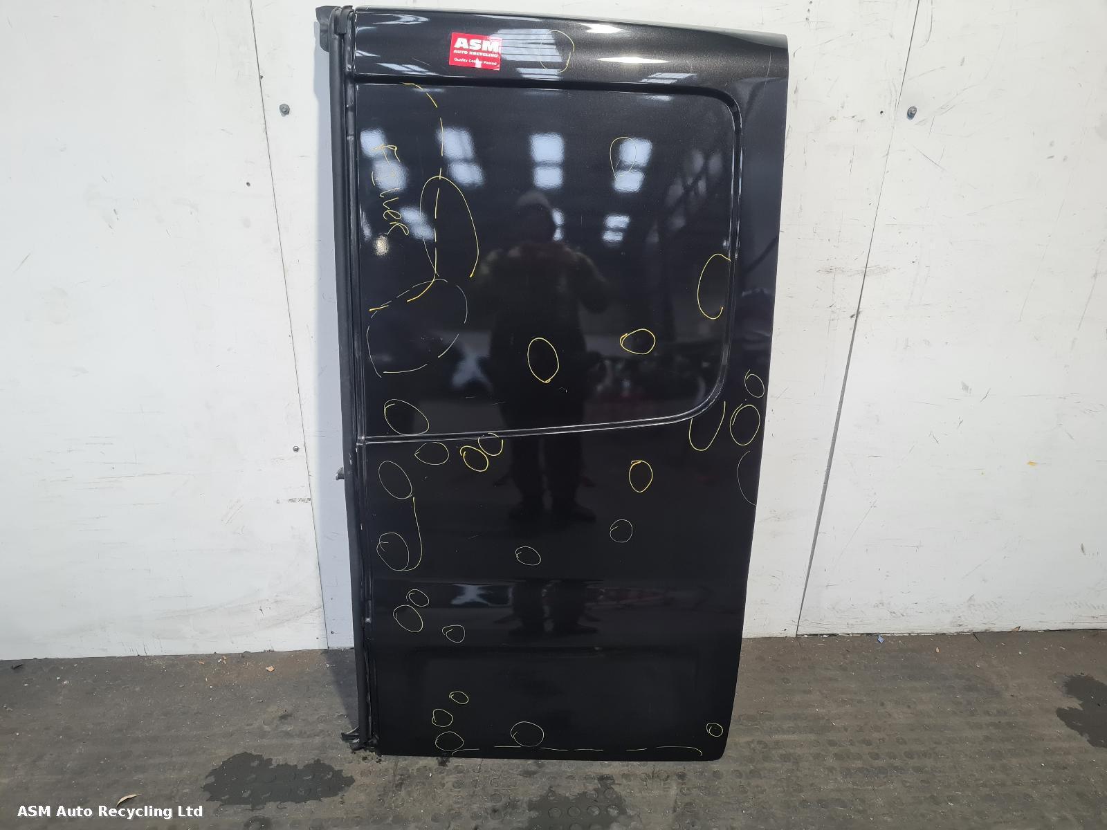 View Auto part R Rear Door Renault Trafic 2017