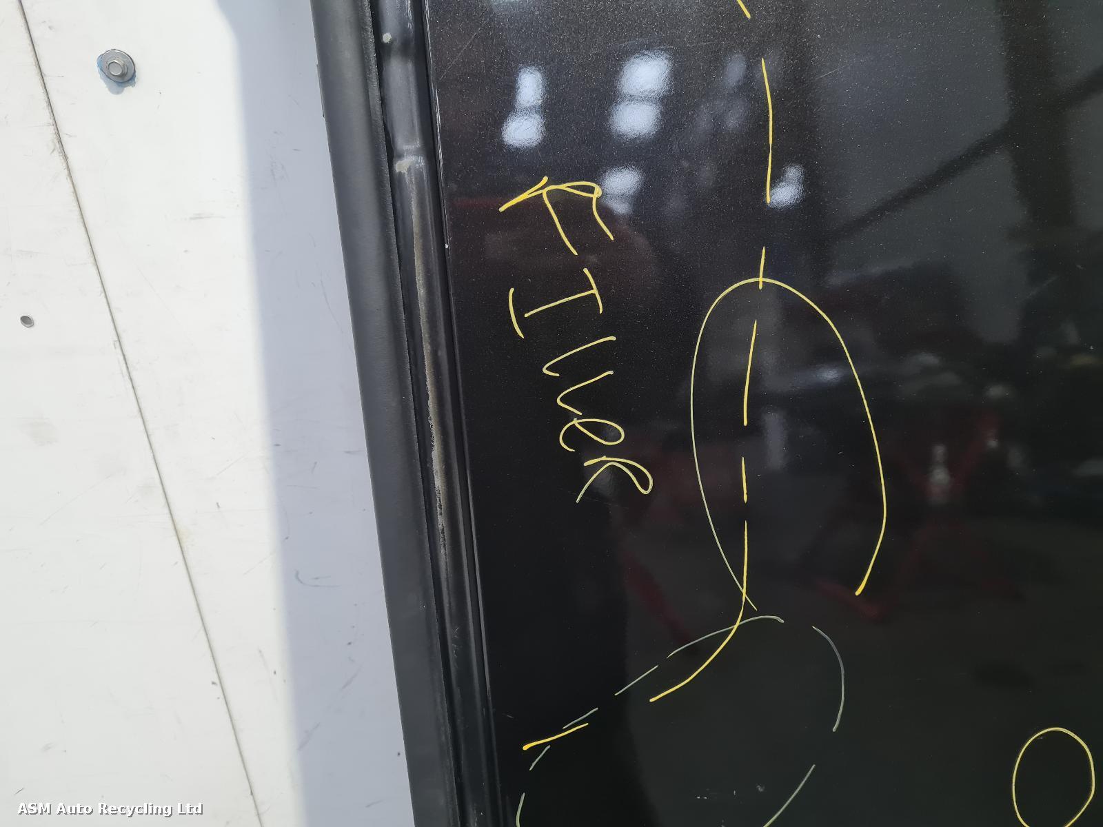 View Auto part R Rear Door Renault Trafic 2017