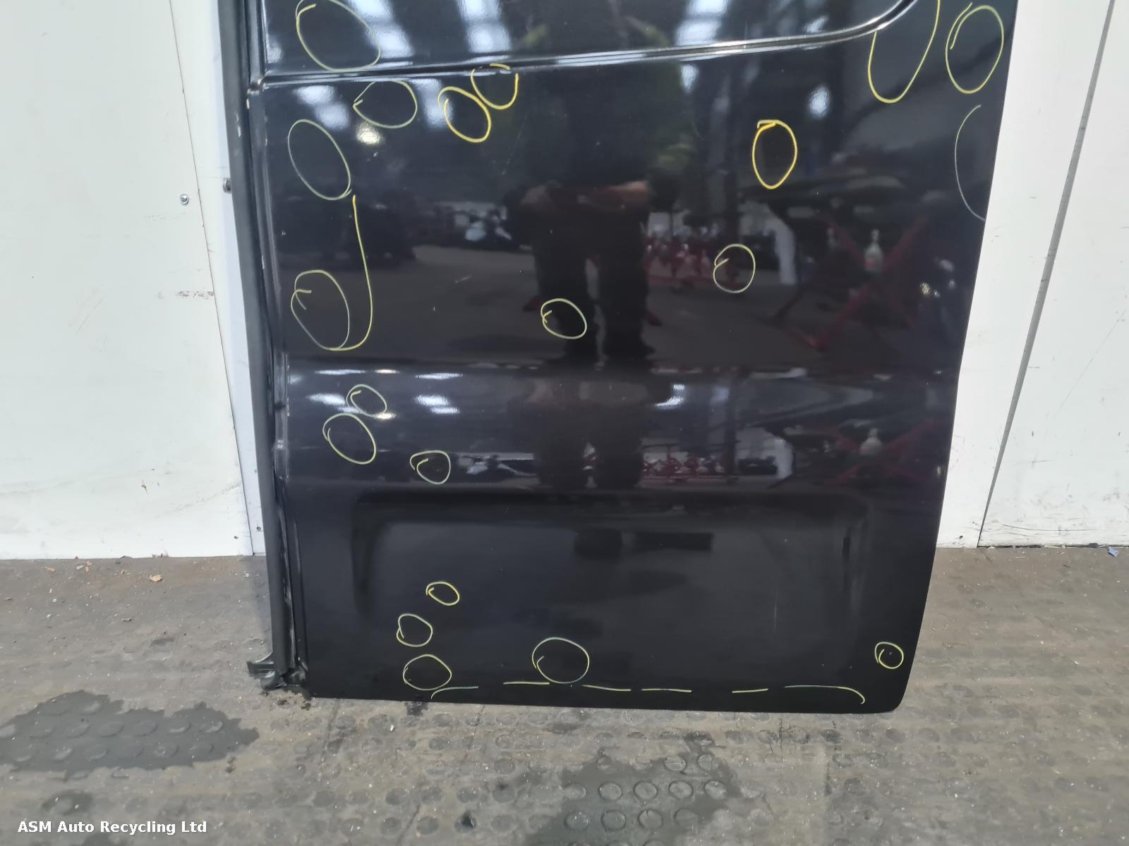 View Auto part R Rear Door Renault Trafic 2017
