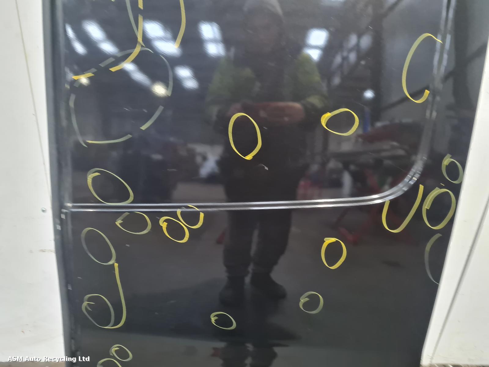View Auto part R Rear Door Renault Trafic 2017