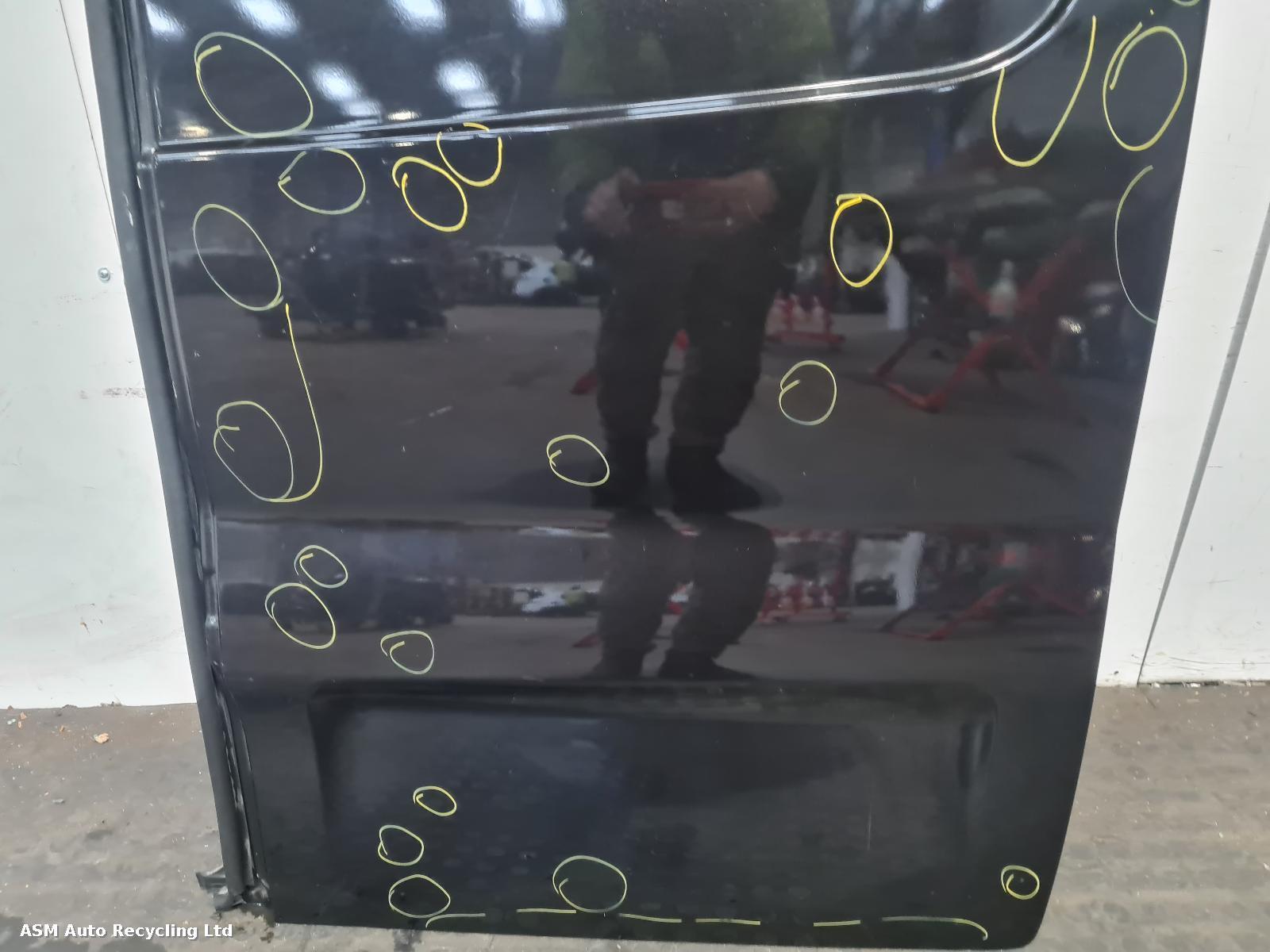 View Auto part R Rear Door Renault Trafic 2017
