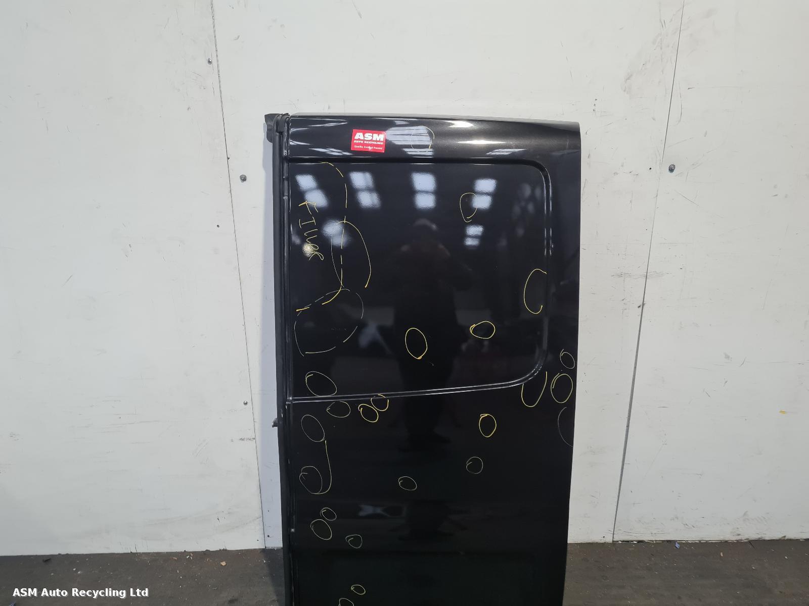 View Auto part R Rear Door Renault Trafic 2017