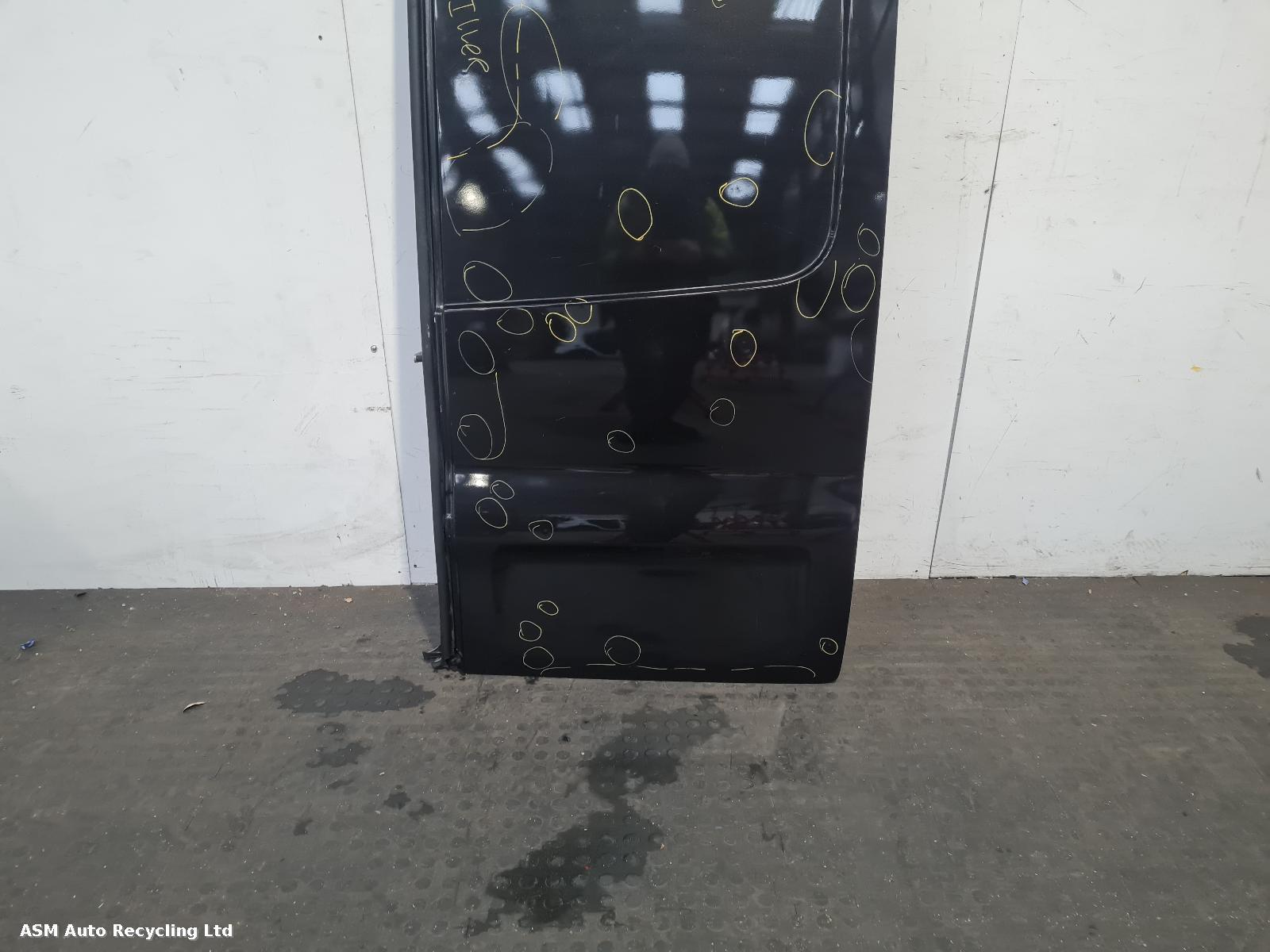 View Auto part R Rear Door Renault Trafic 2017