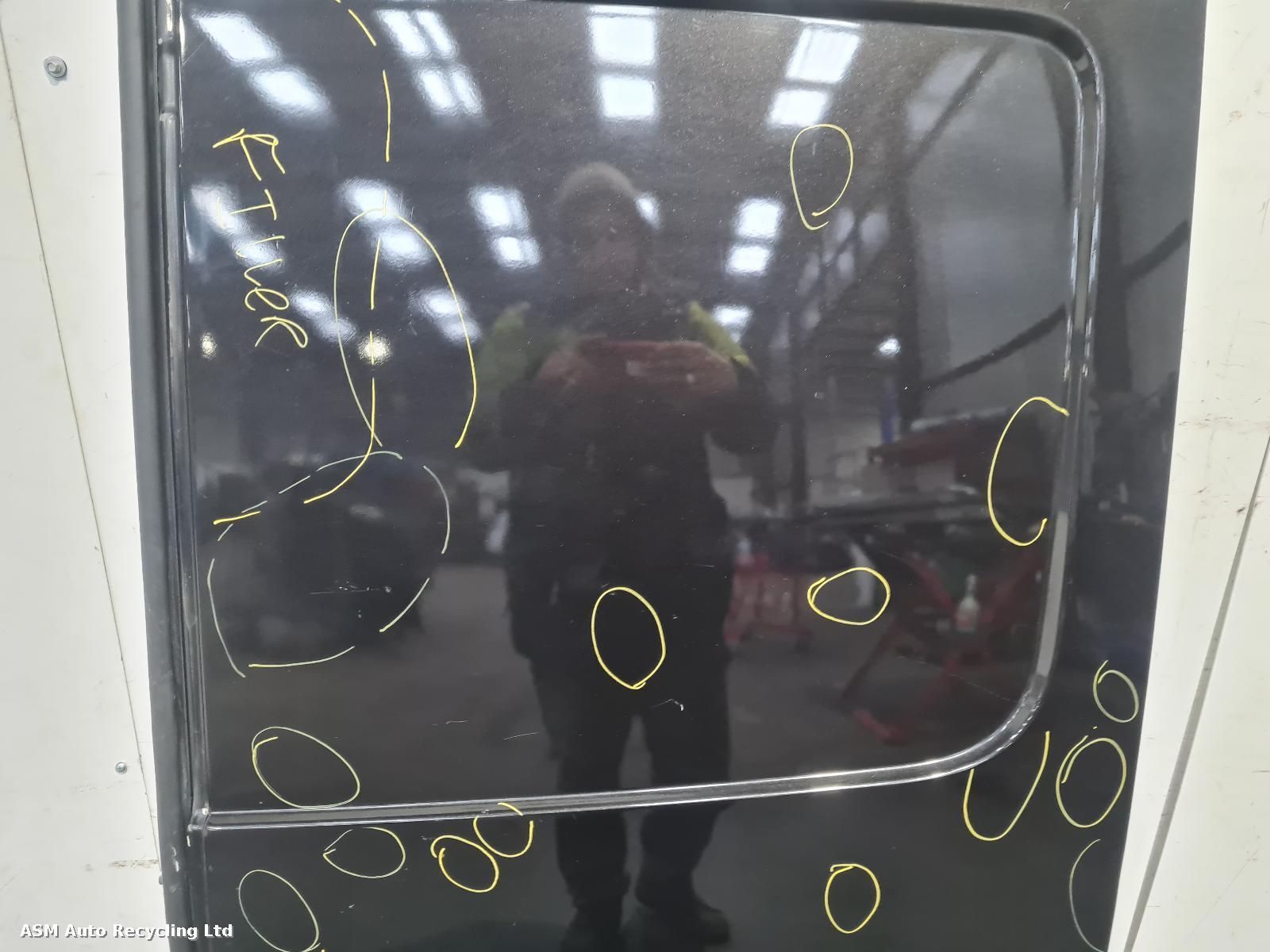 View Auto part R Rear Door Renault Trafic 2017