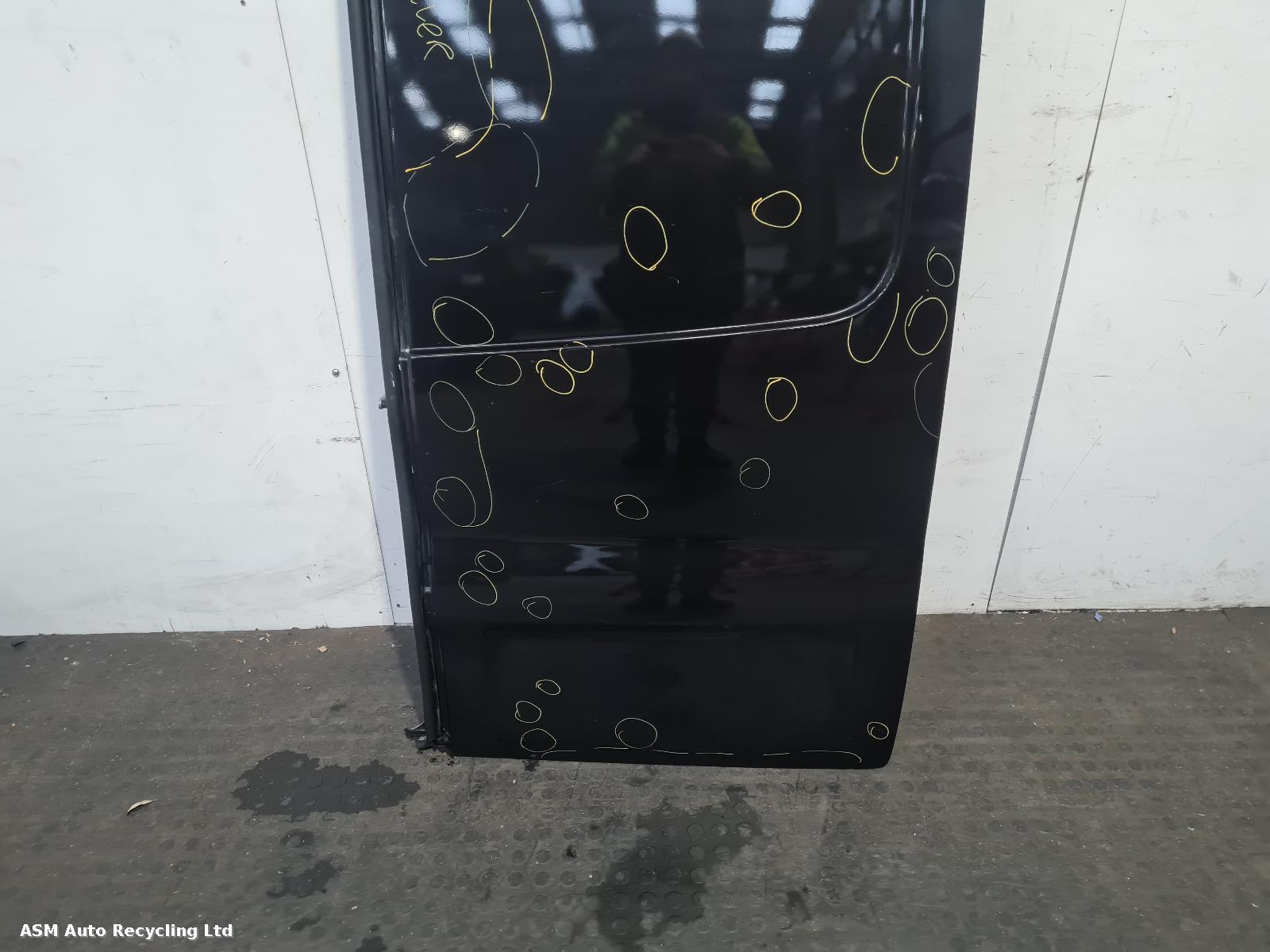 View Auto part R Rear Door Renault Trafic 2017