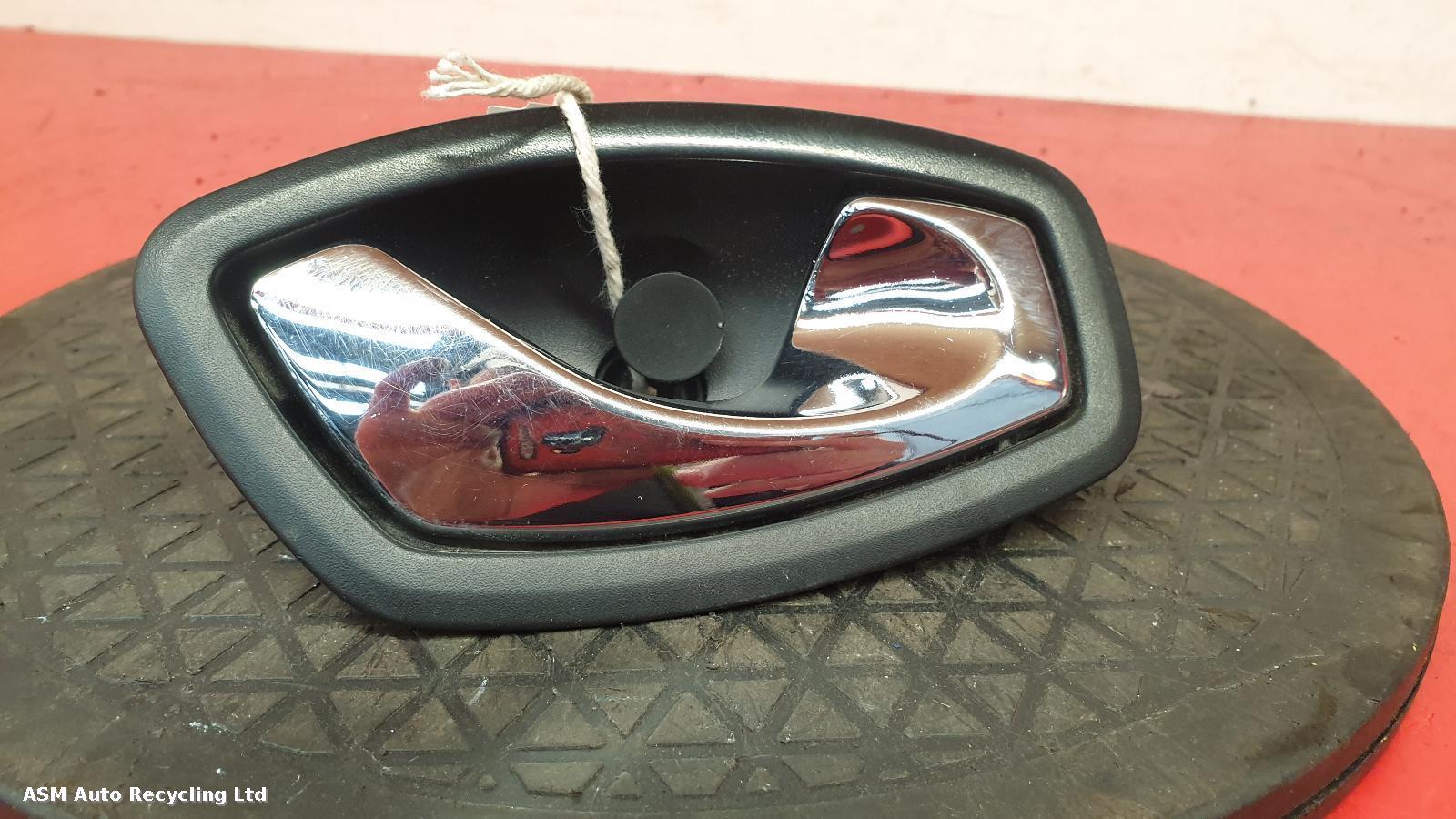 View Auto part Door Handle Renault Trafic 2017