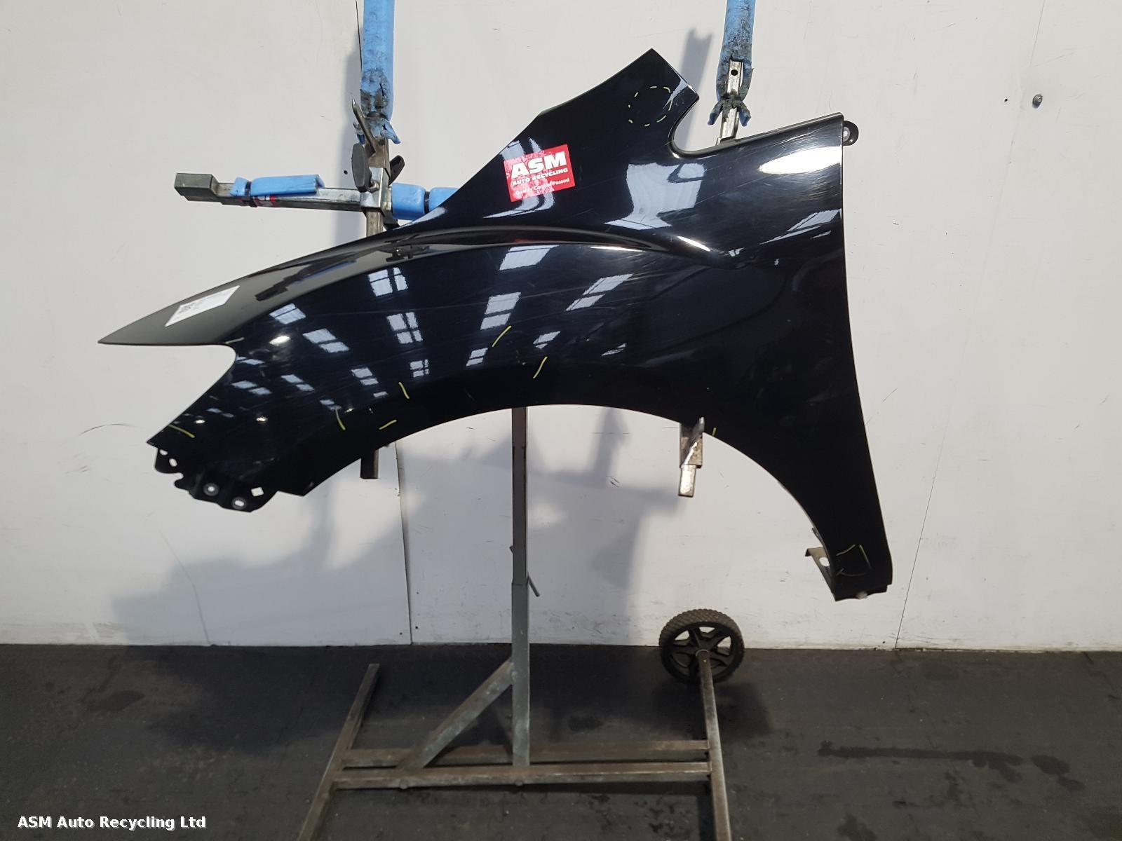 View Auto part L Wing Mazda Cx-7 2011