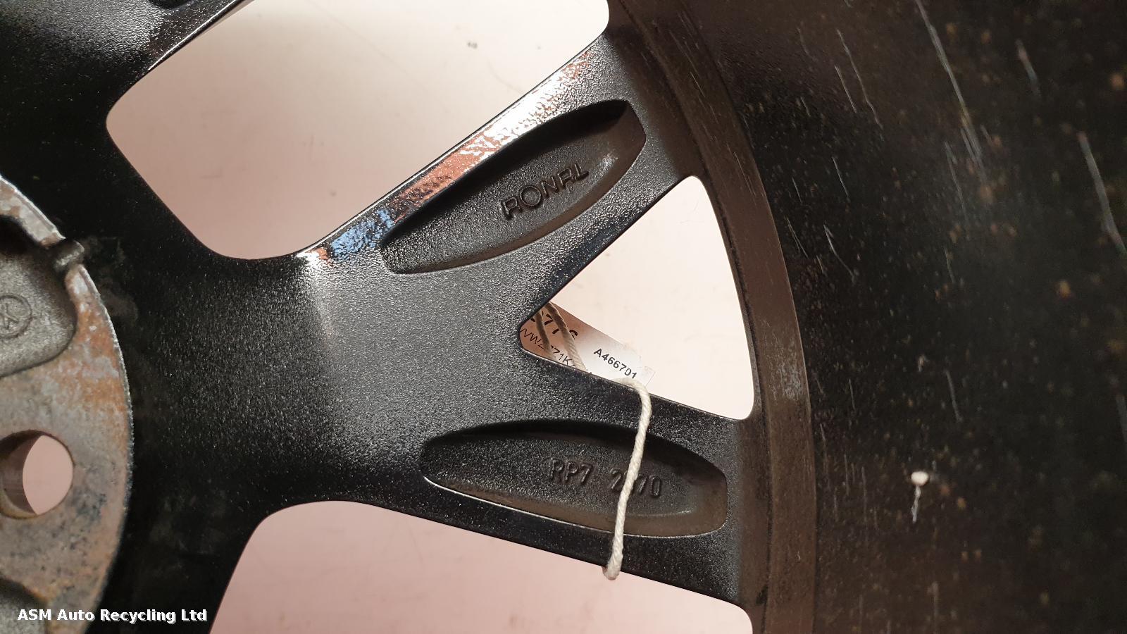View Auto part Wheel Volkswagen Golf 2012