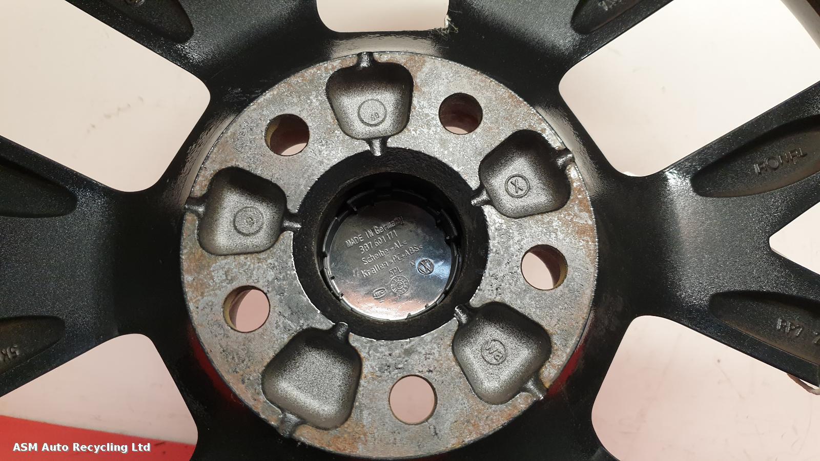 View Auto part Wheel Volkswagen Golf 2012