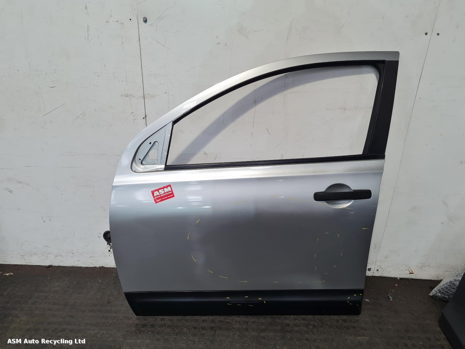 View Auto part L Front Door Nissan Qashqai 2008