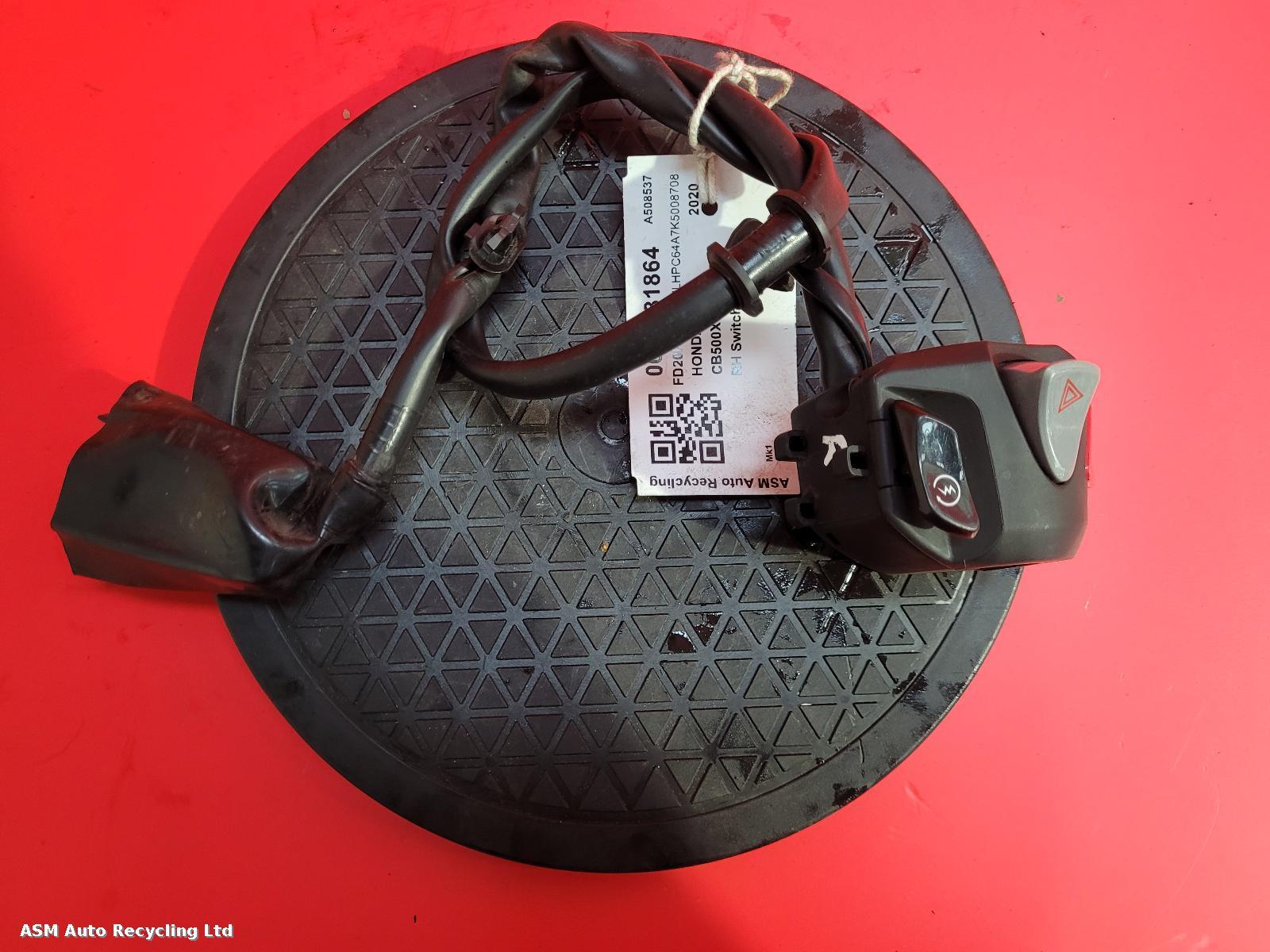 View Auto part RH Switch Gear Honda Cb500x 2020
