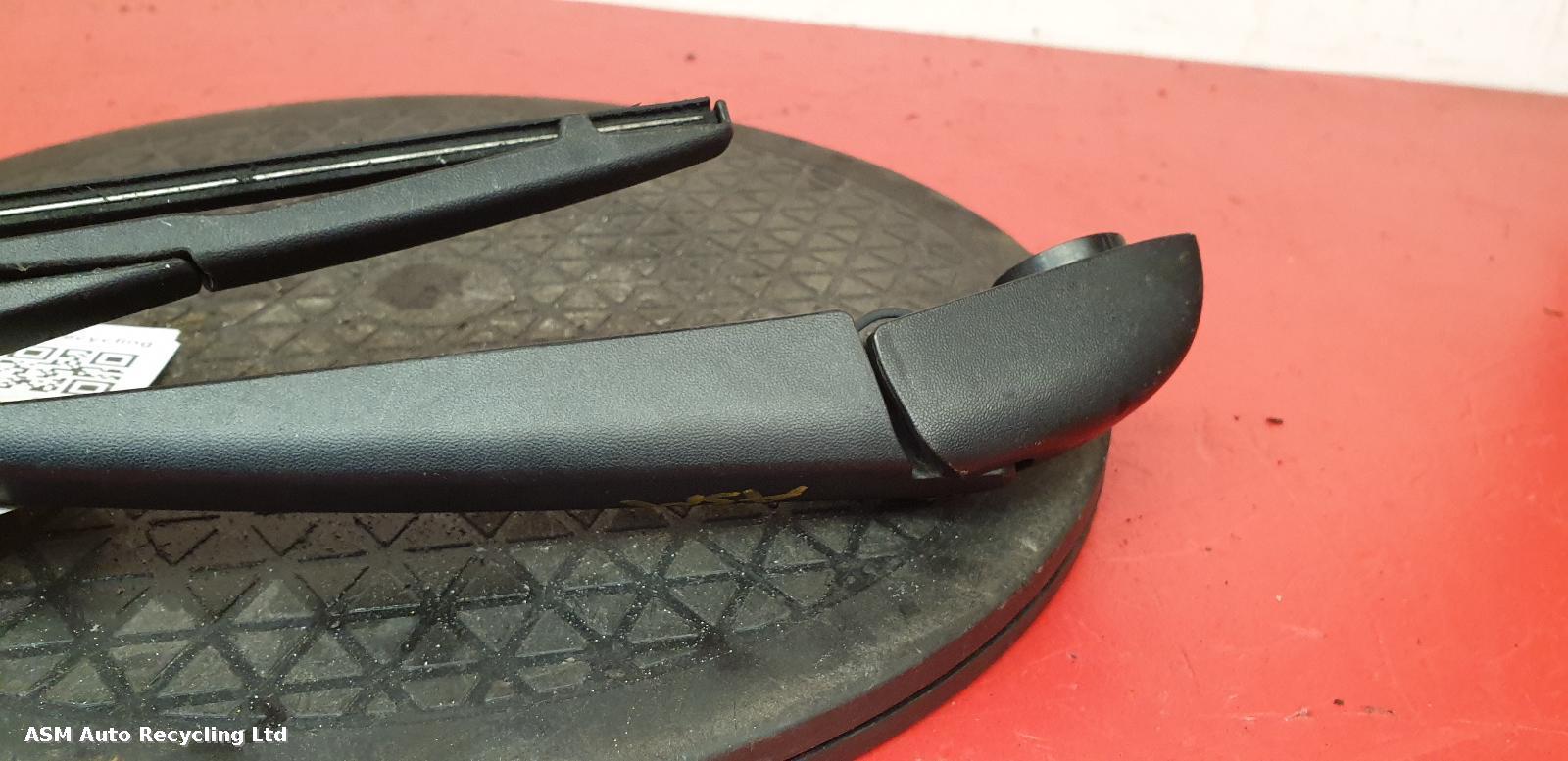 View Auto part Wiper Arm Peugeot 108 2016