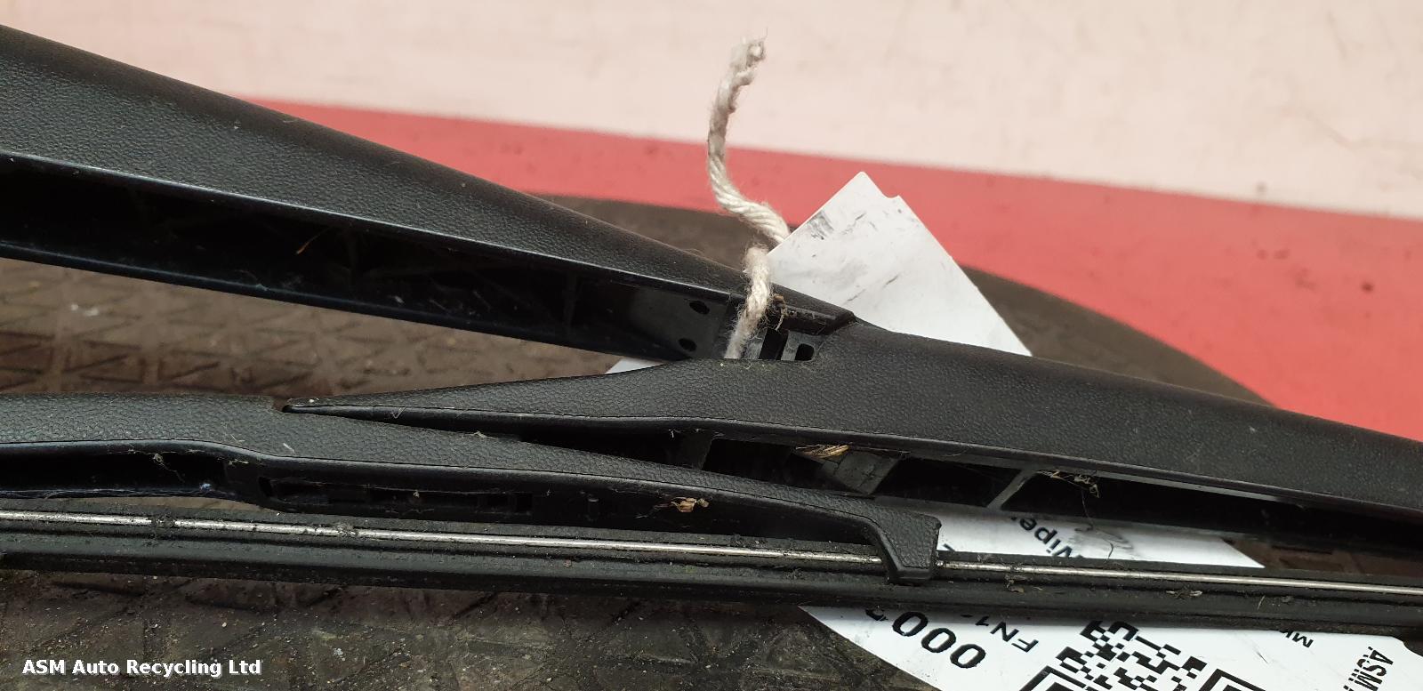 View Auto part Wiper Arm Peugeot 108 2016