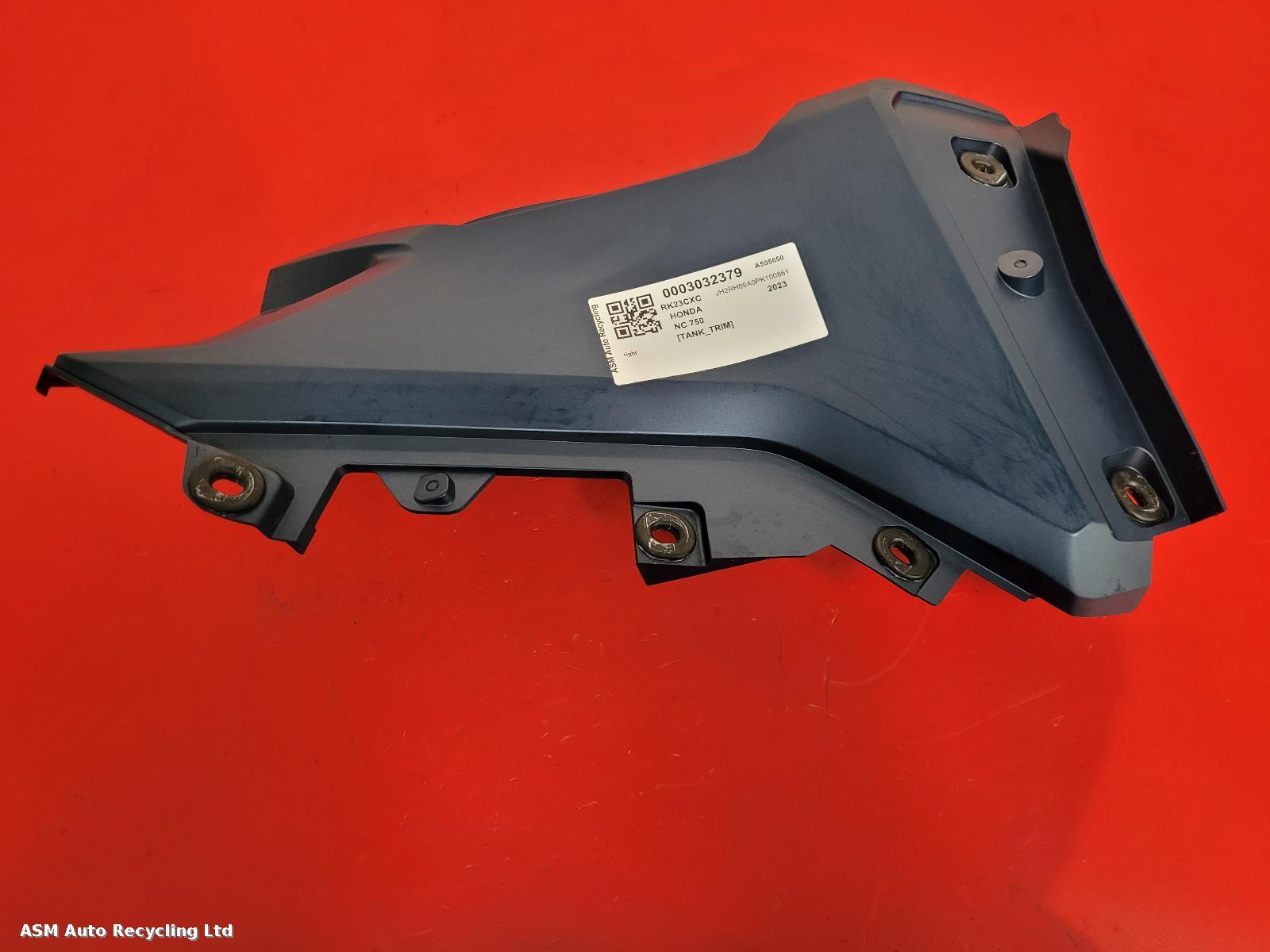 View Auto part Tank Trim Honda Nc 750 2023