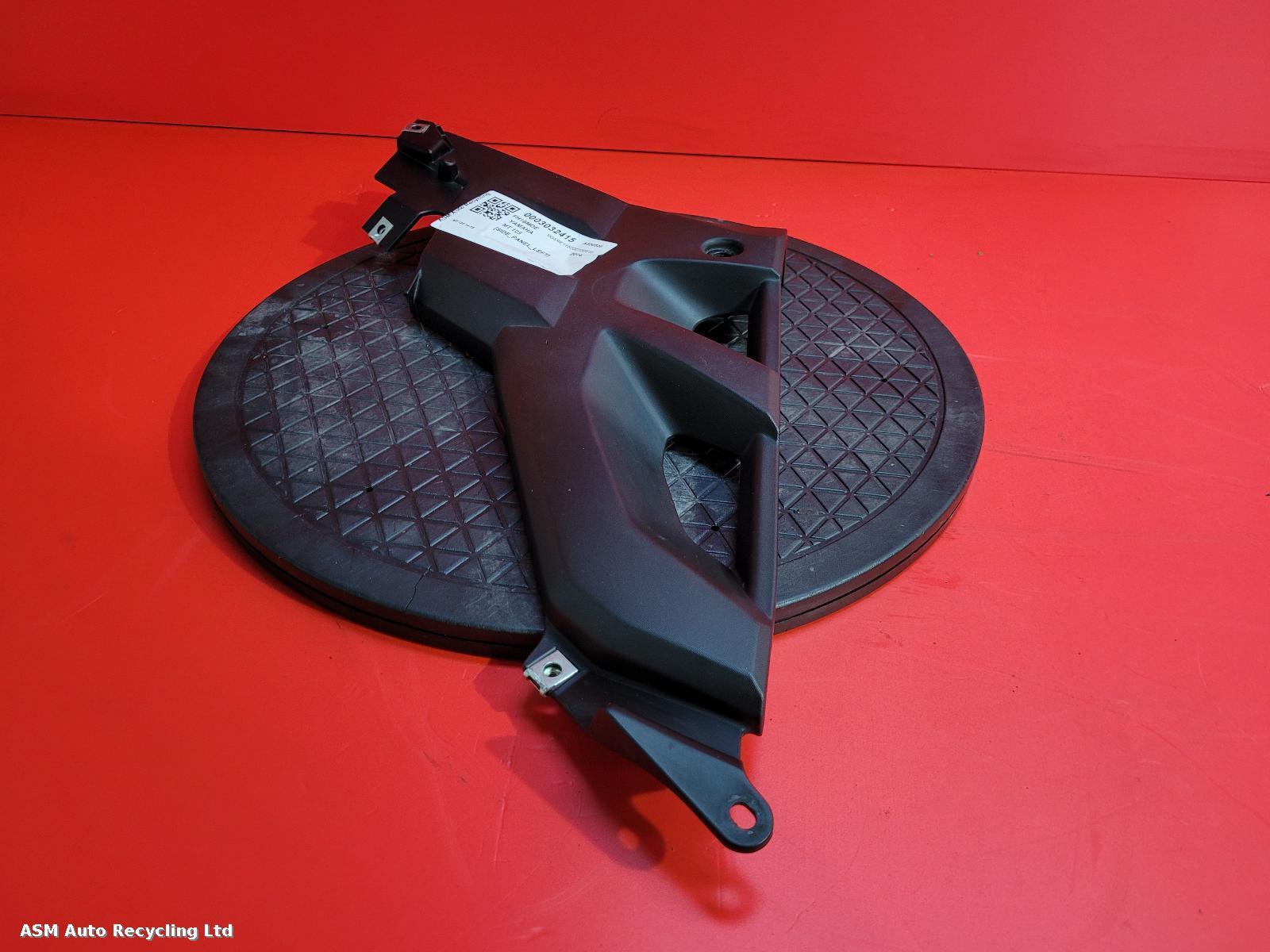 View Auto part Side Panel Left Yamaha Mt 125 2016